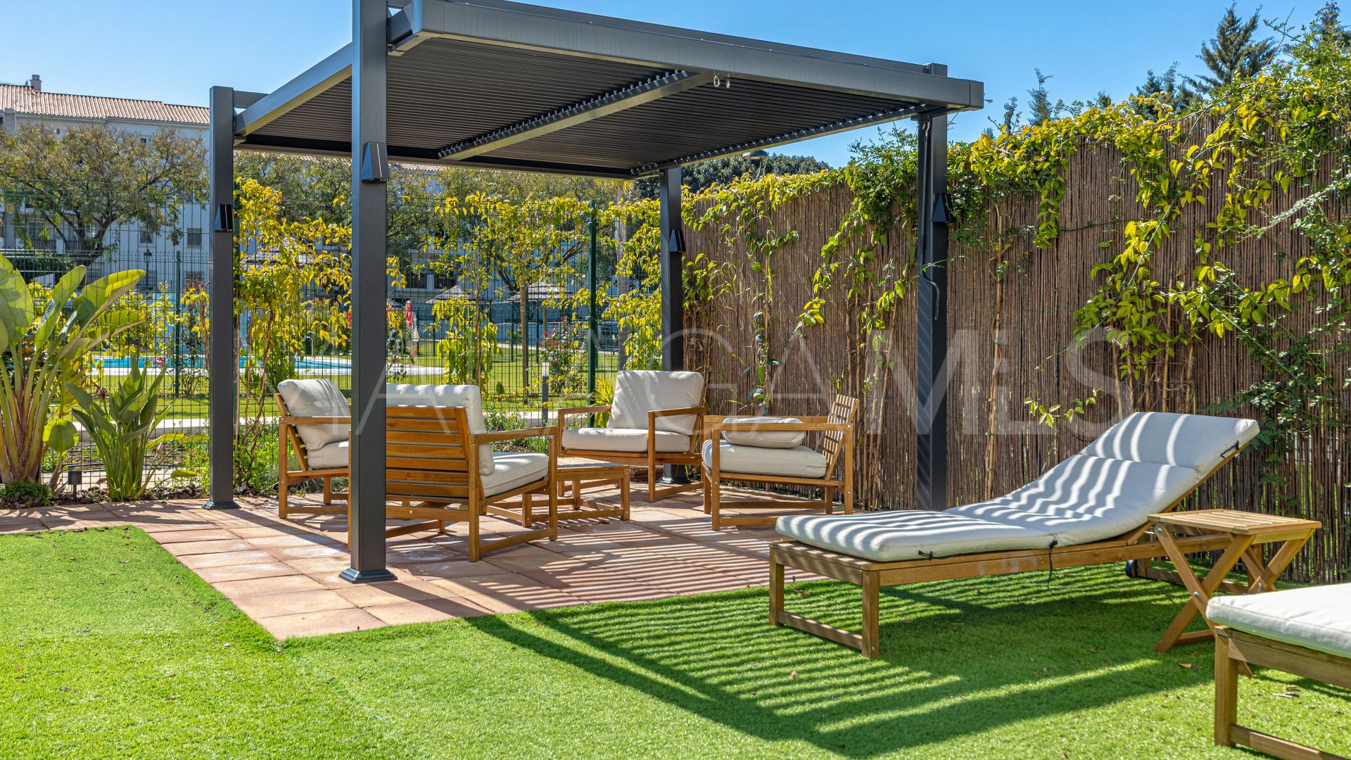 Erdgeschosswohnung for sale in Estepona