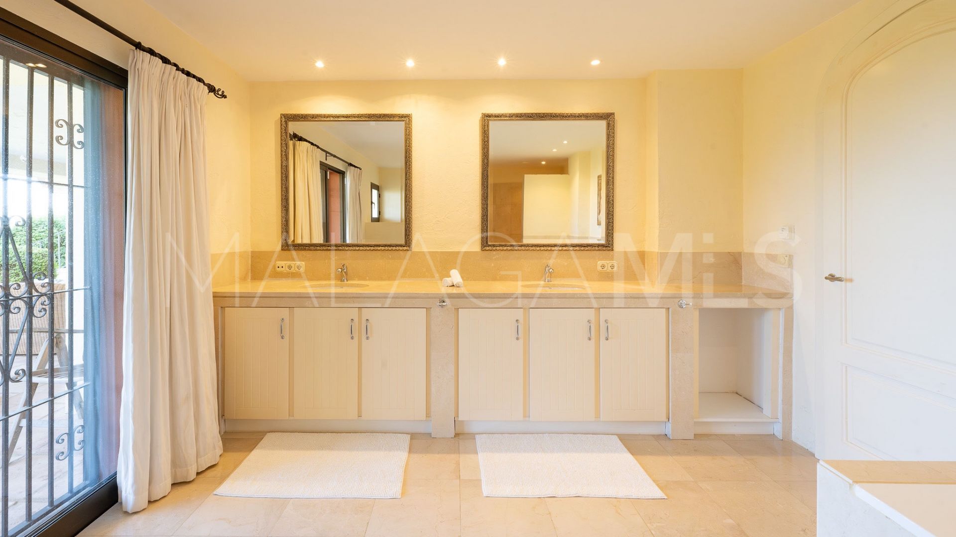 5 bedrooms villa for sale in El Rosario