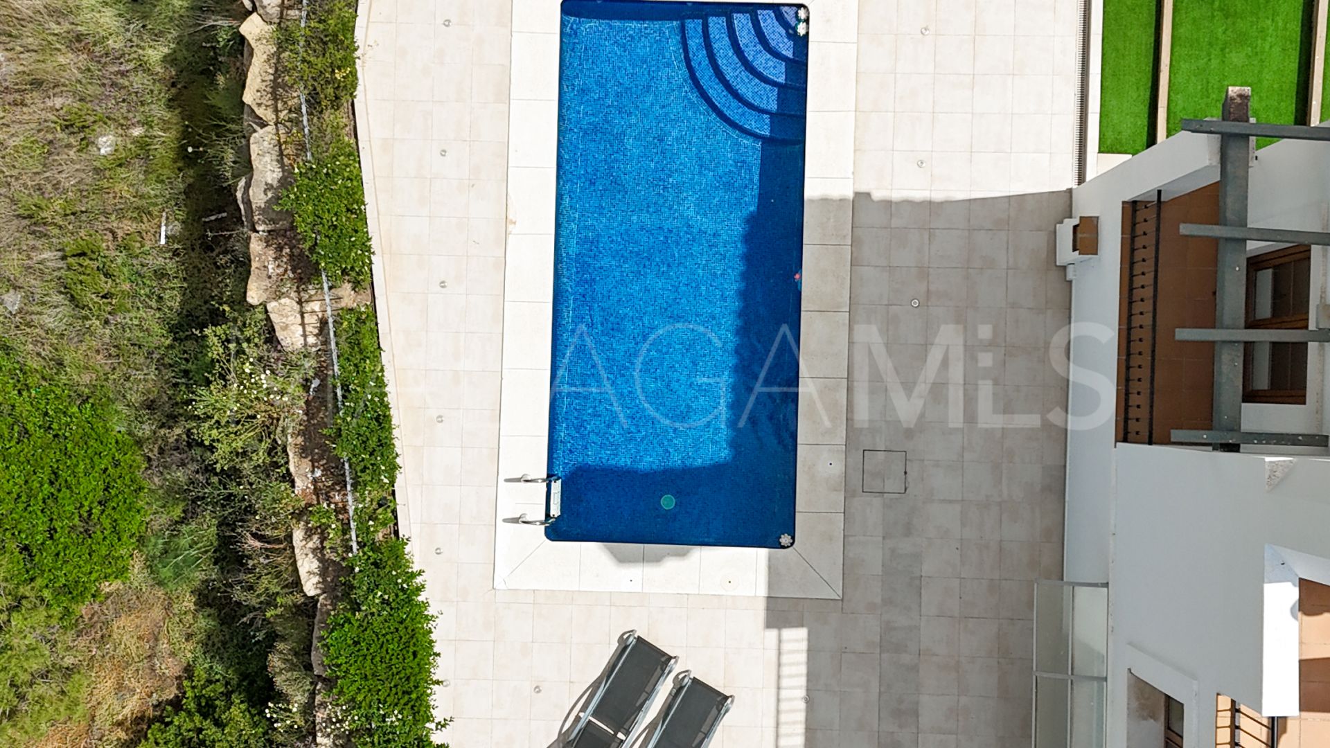 Villa for sale in Estepona
