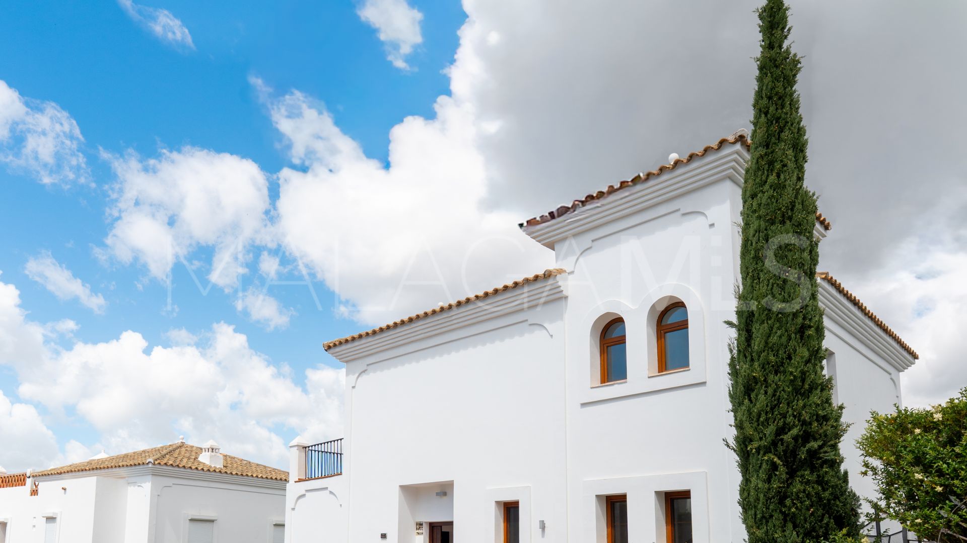 Villa for sale in Estepona