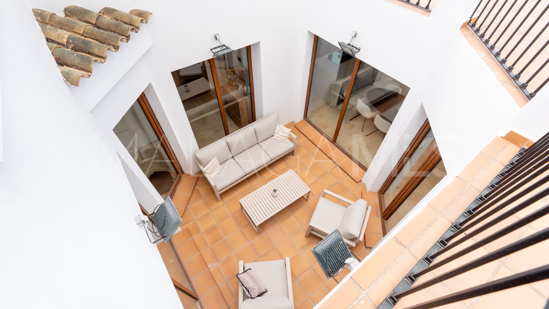 Villa for sale in Estepona