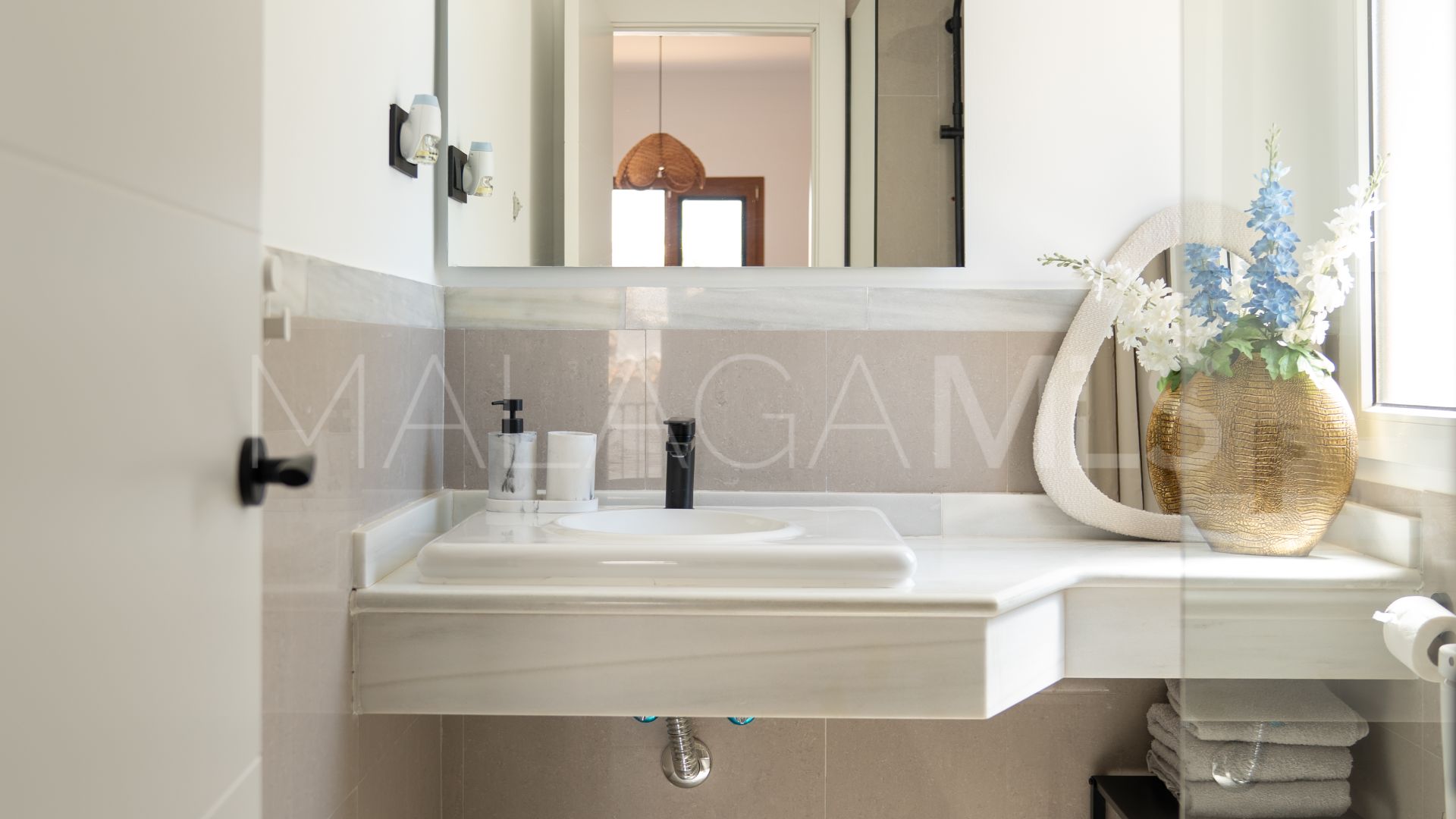 Villa for sale in Estepona