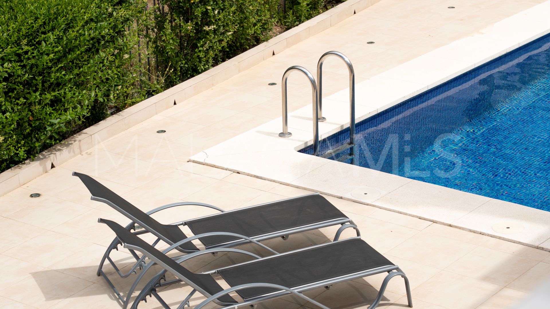 Villa for sale in Estepona