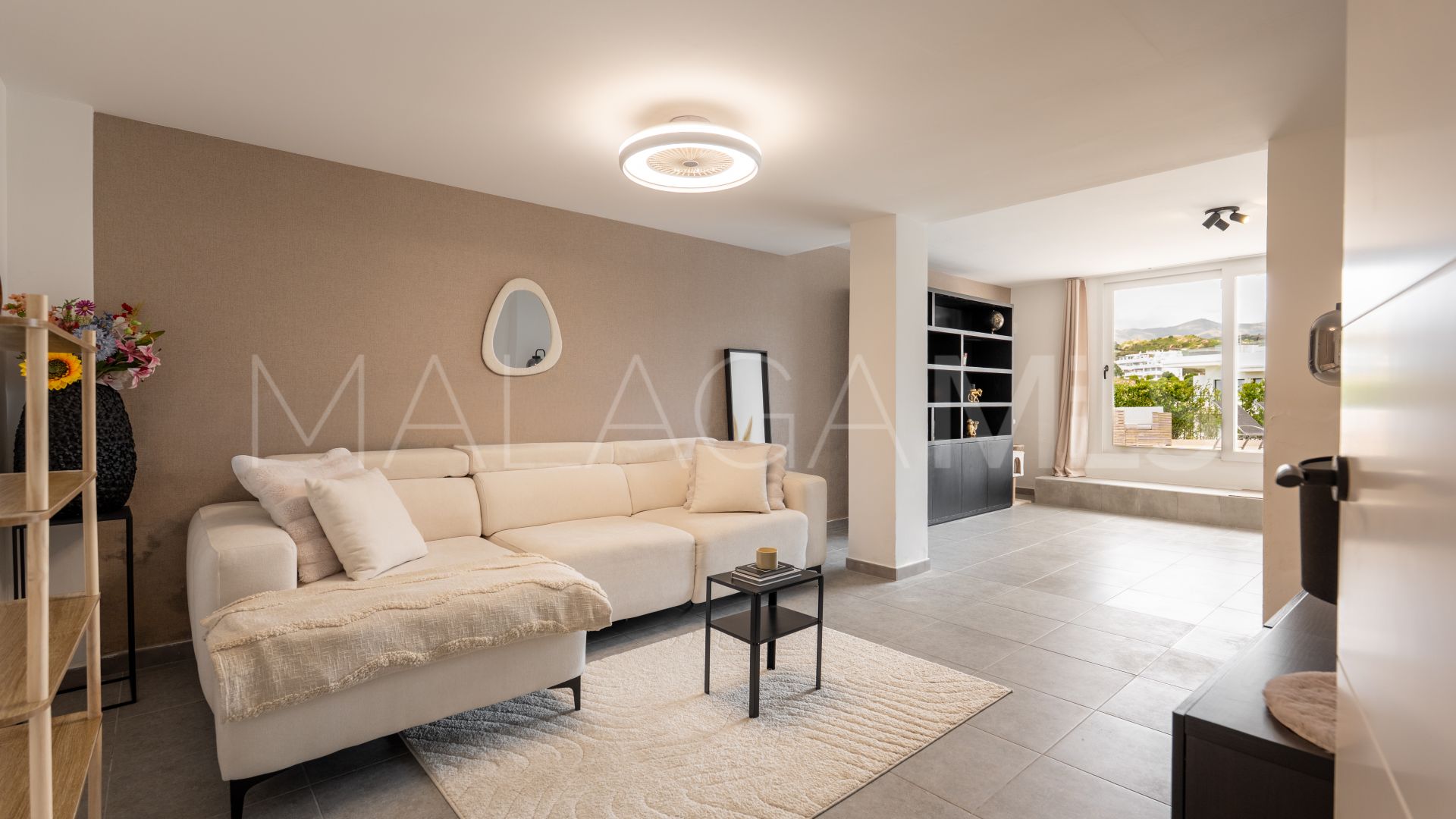 Villa for sale in Estepona
