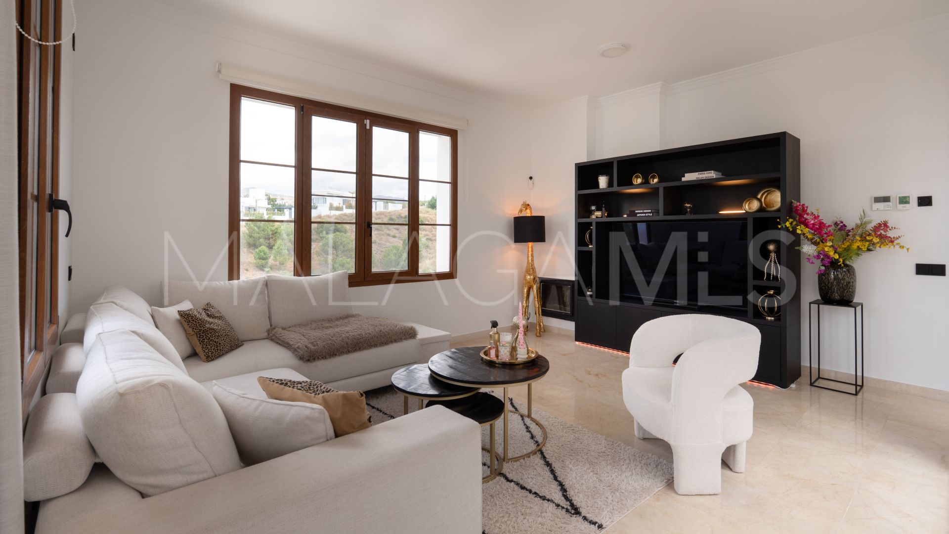 Villa for sale in Estepona