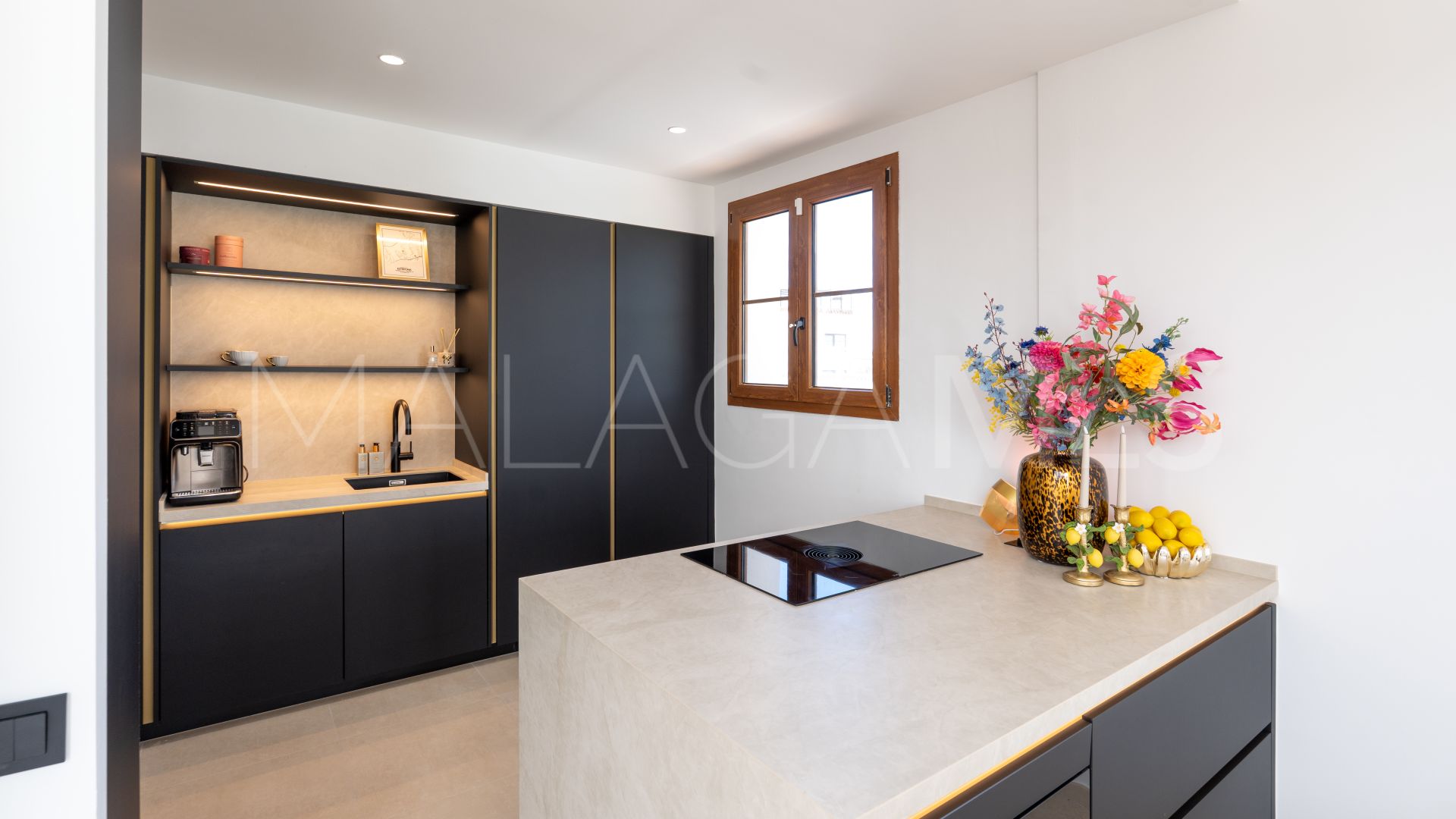 Villa for sale in Estepona