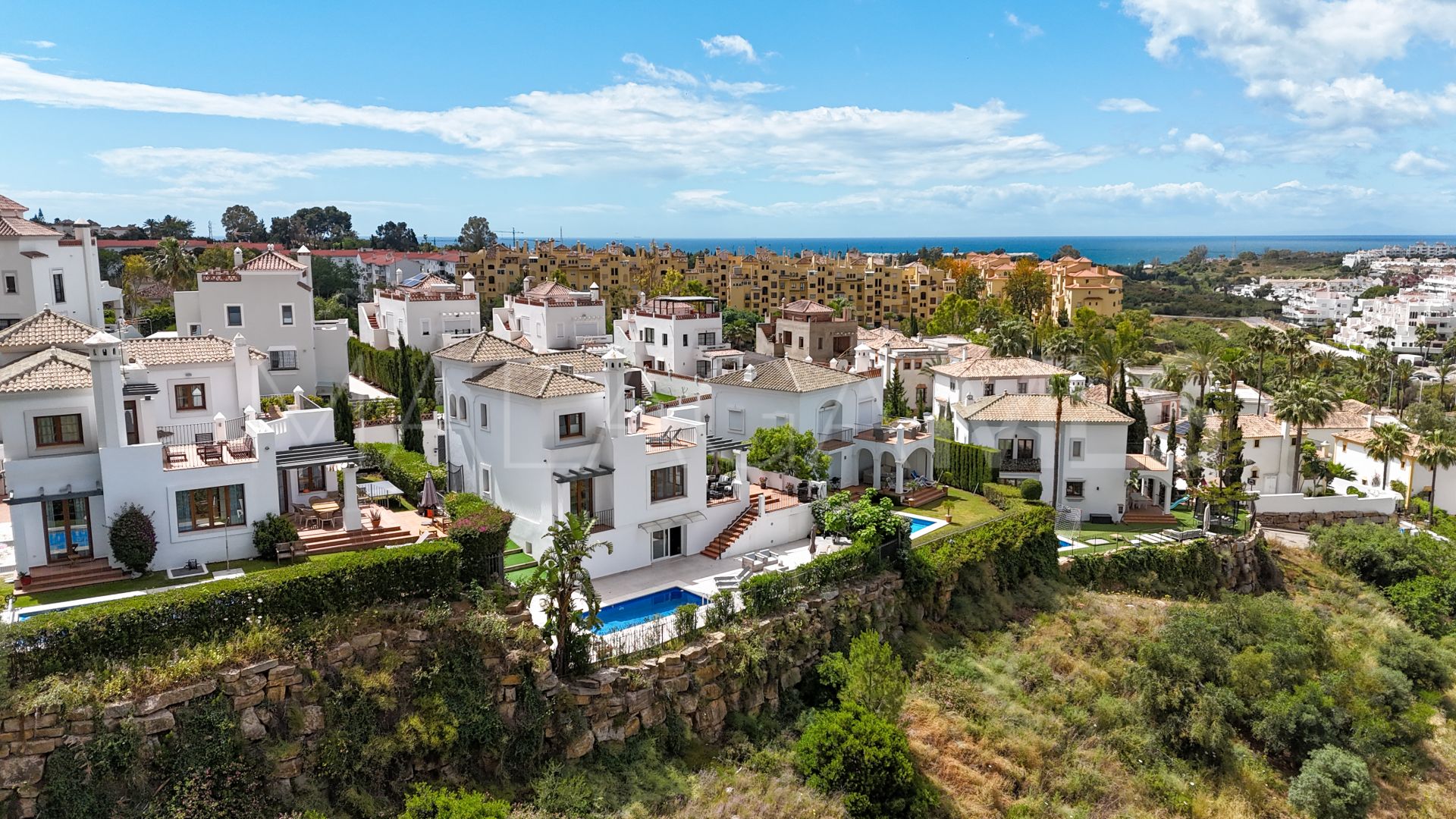 Villa for sale in Estepona