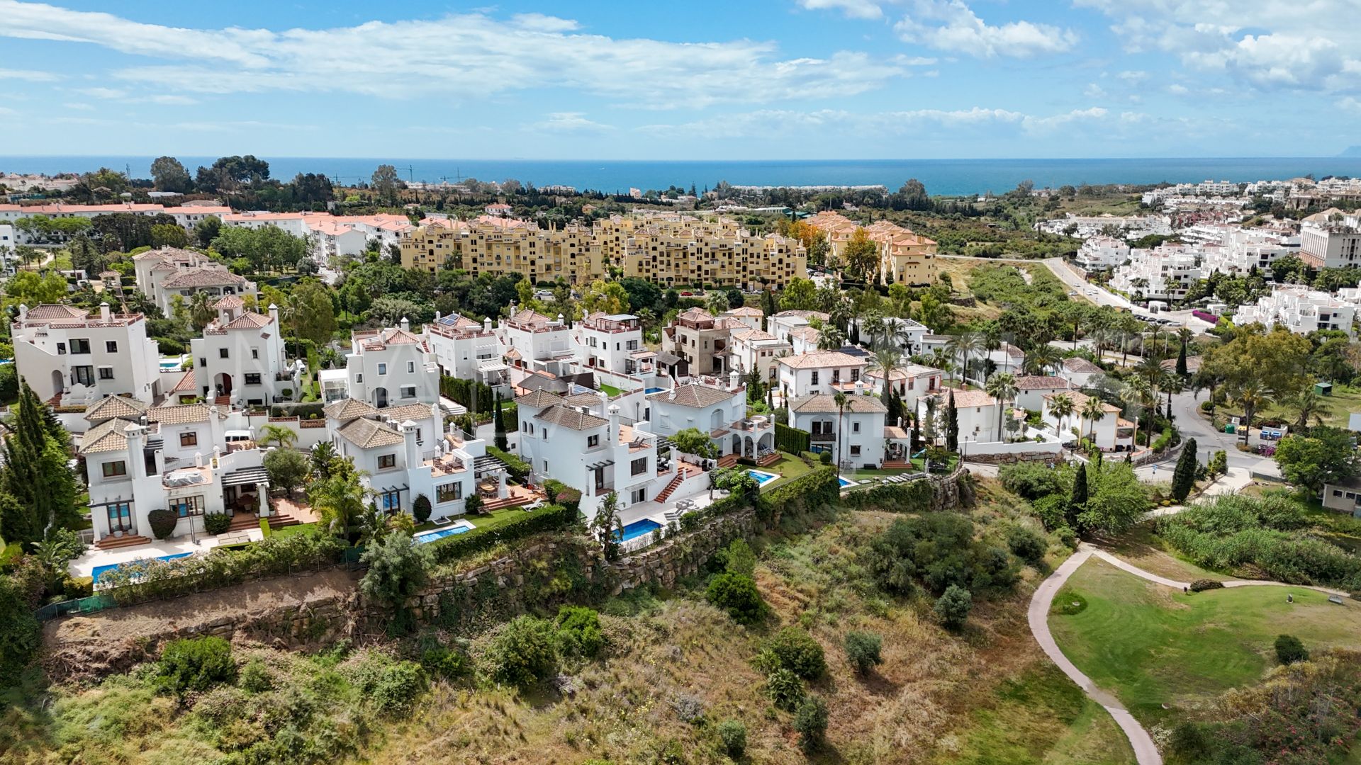 Villa for sale in Estepona