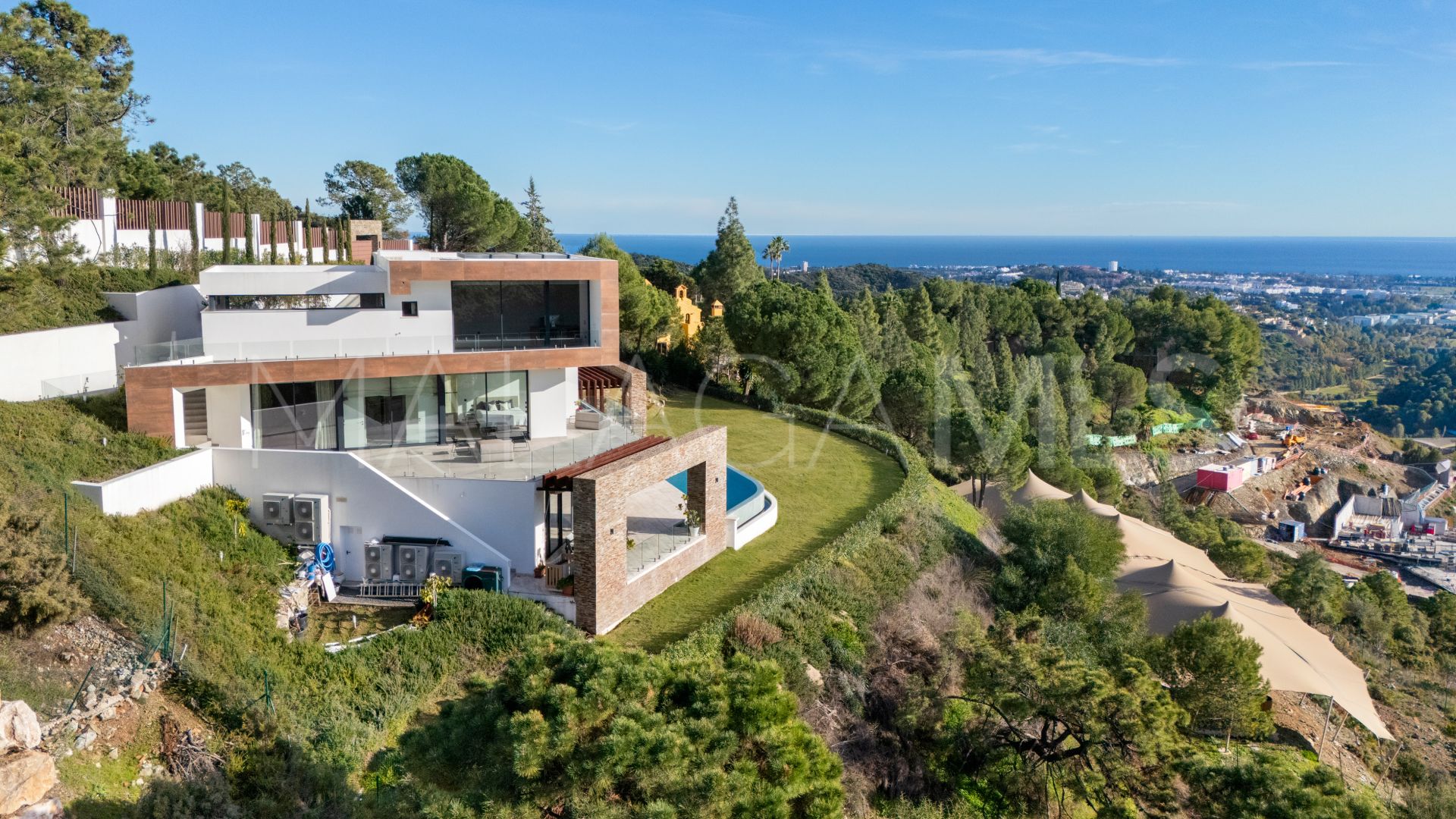Villa for sale in Benahavis