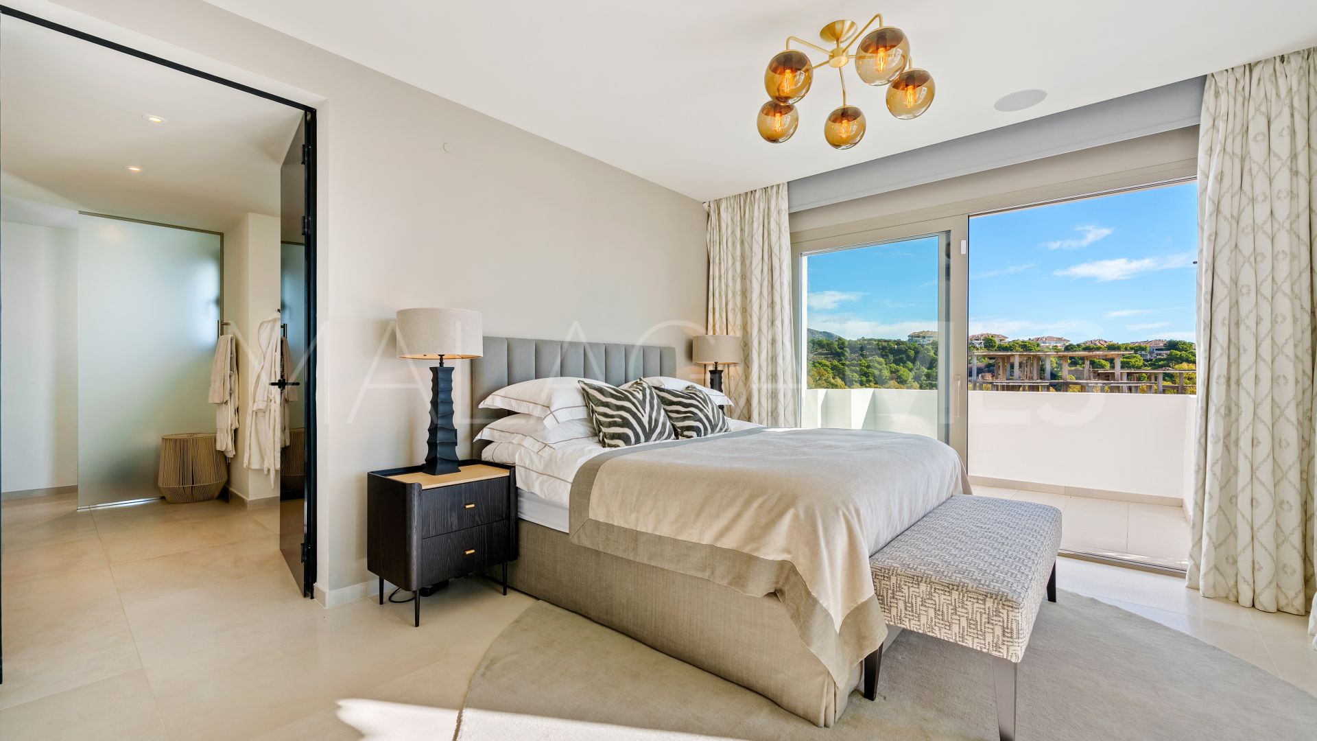 3 bedrooms Nueva Andalucia duplex penthouse for sale