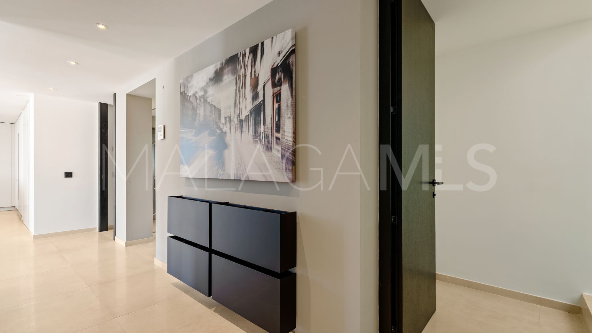 3 bedrooms Nueva Andalucia duplex penthouse for sale