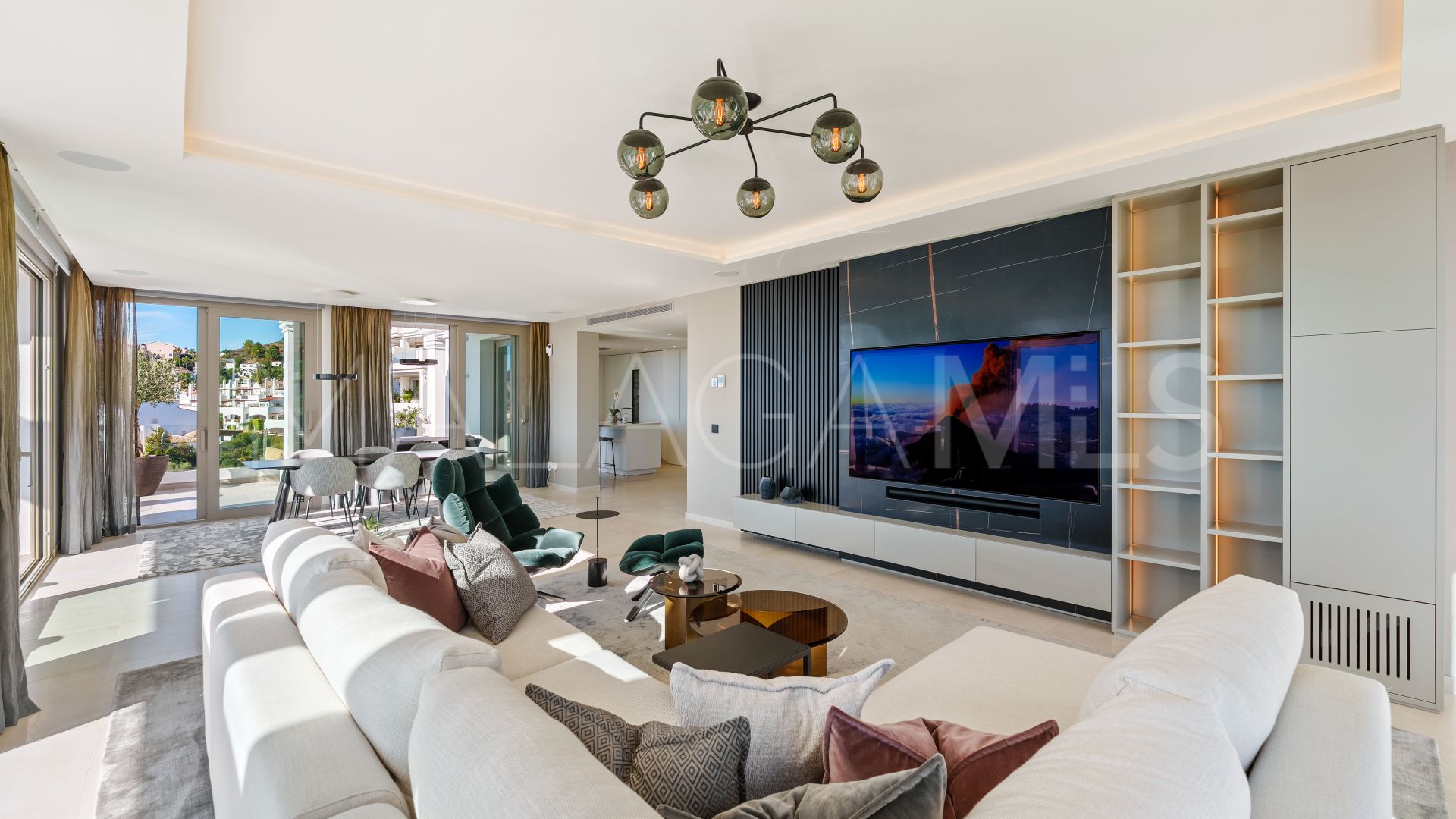 3 bedrooms Nueva Andalucia duplex penthouse for sale