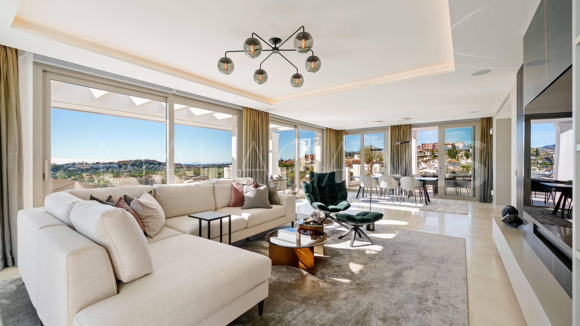 3 bedrooms Nueva Andalucia duplex penthouse for sale