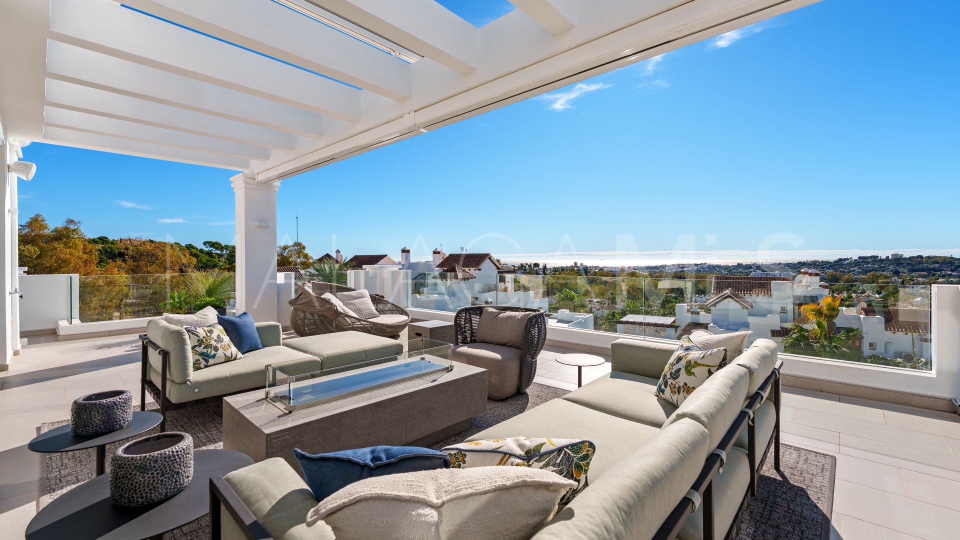 3 bedrooms Nueva Andalucia duplex penthouse for sale