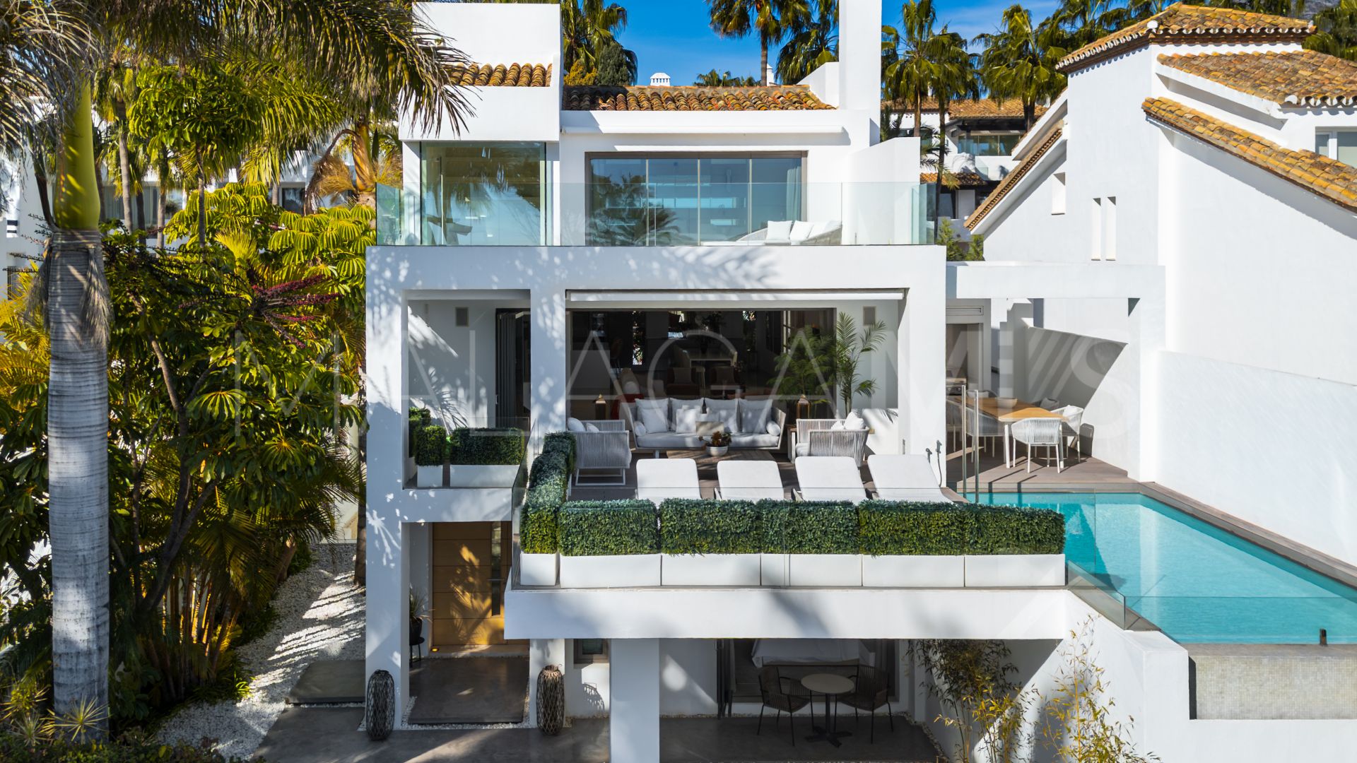 Parvilla for sale in Marbella Golden Mile