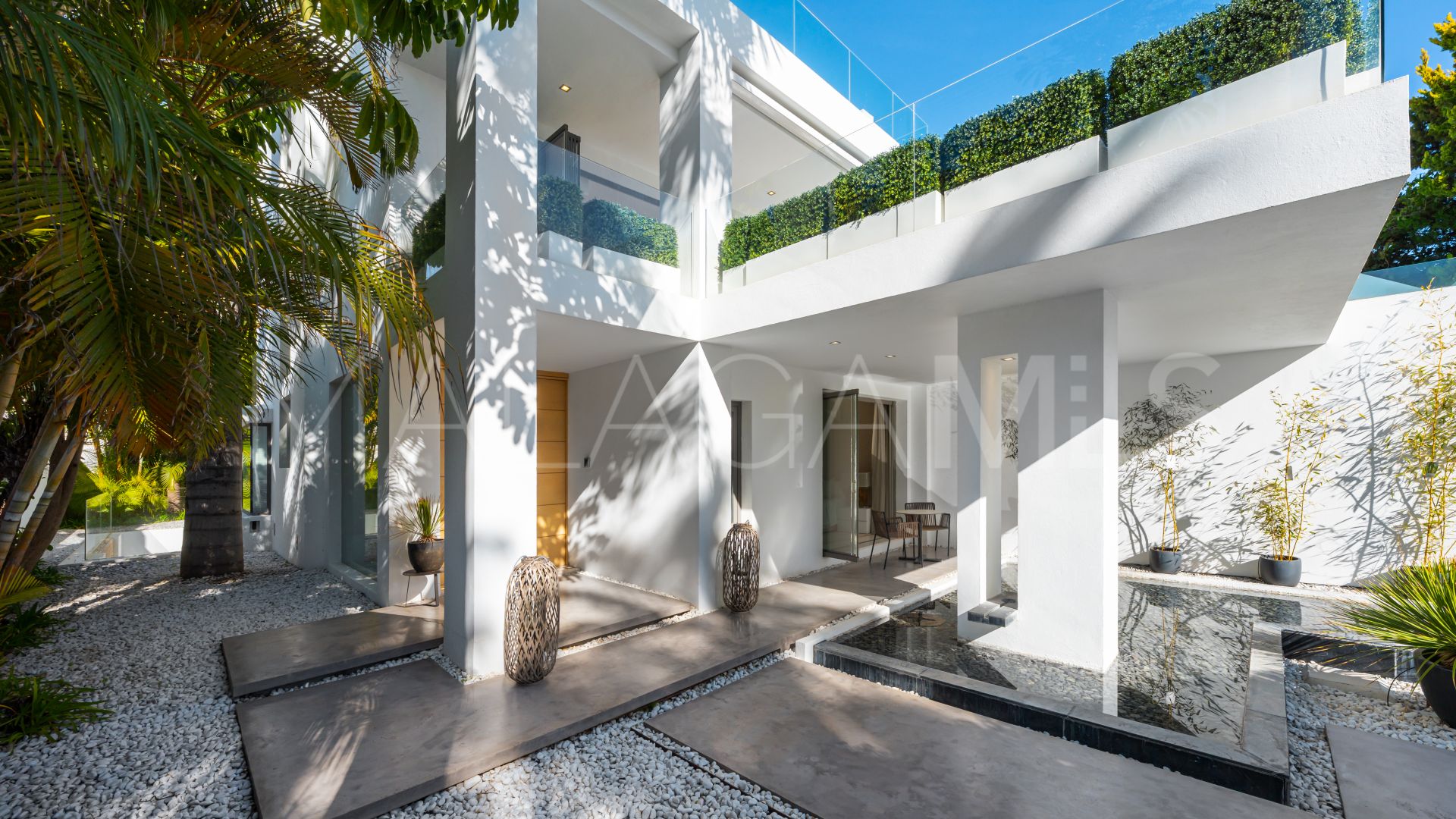 Parvilla for sale in Marbella Golden Mile