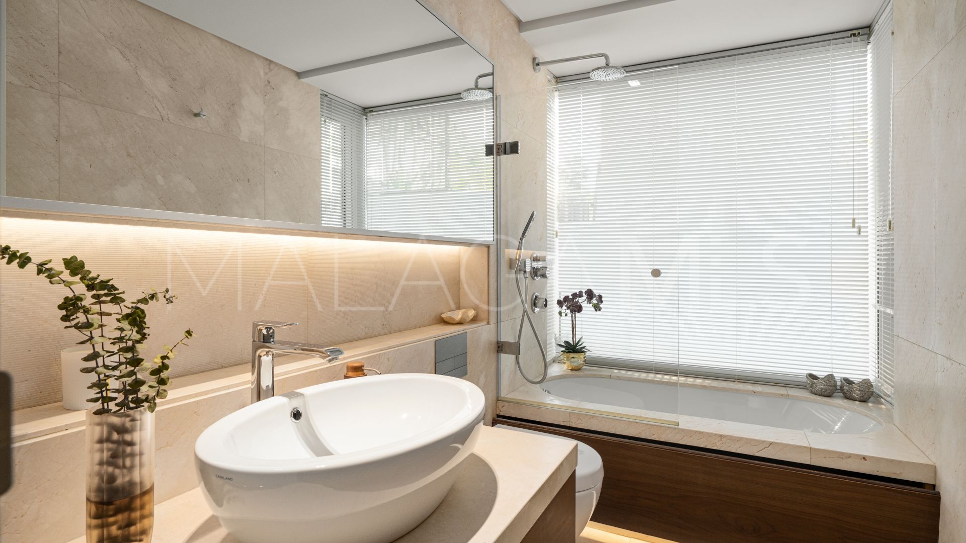 Parvilla for sale in Marbella Golden Mile