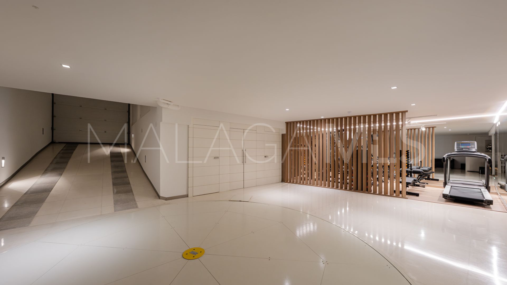 Parvilla for sale in Marbella Golden Mile