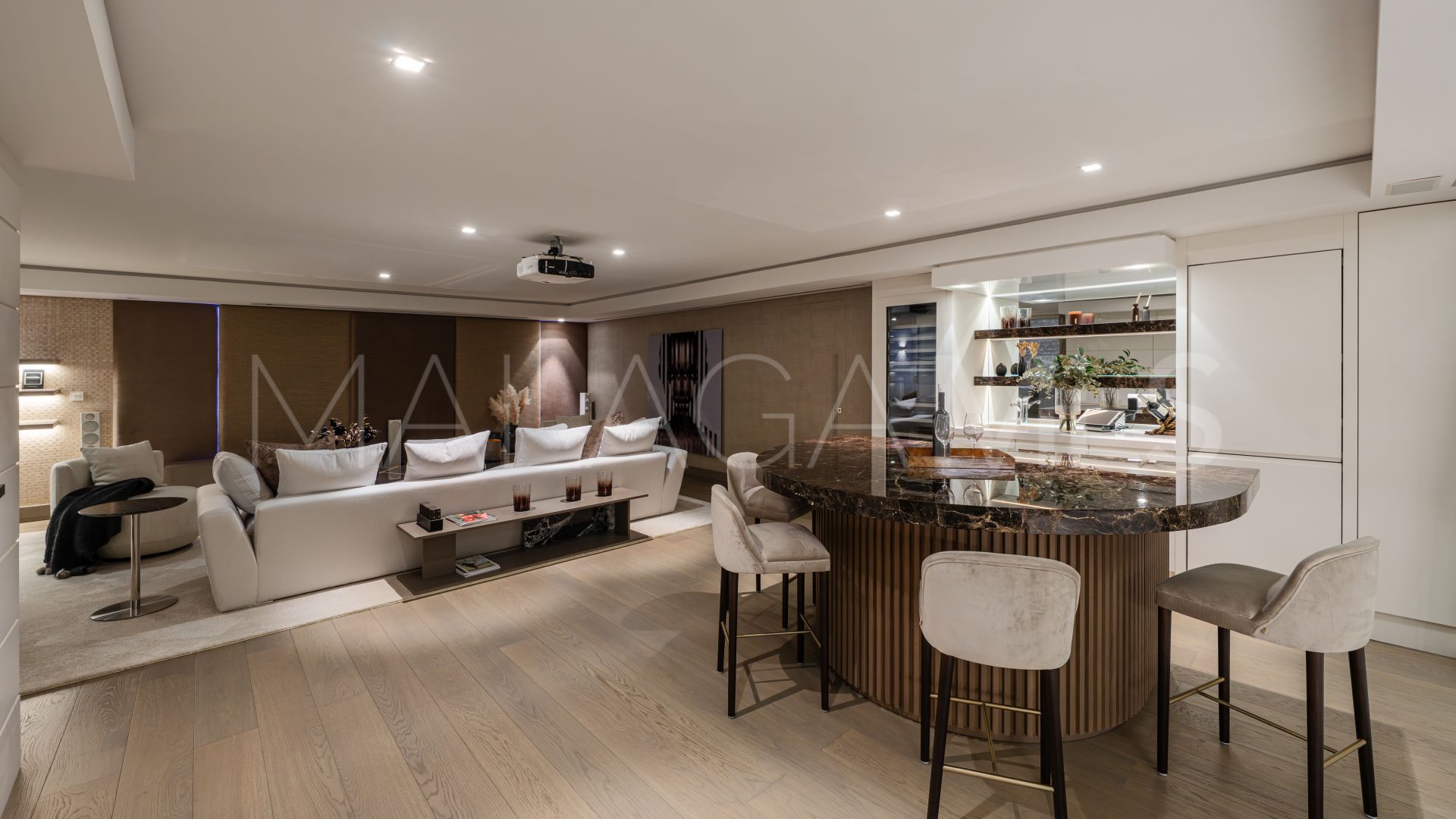 Parvilla for sale in Marbella Golden Mile