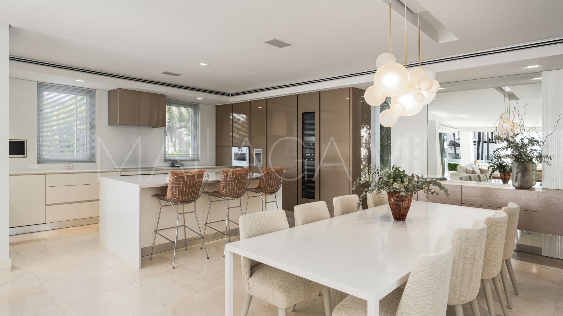 Parvilla for sale in Marbella Golden Mile