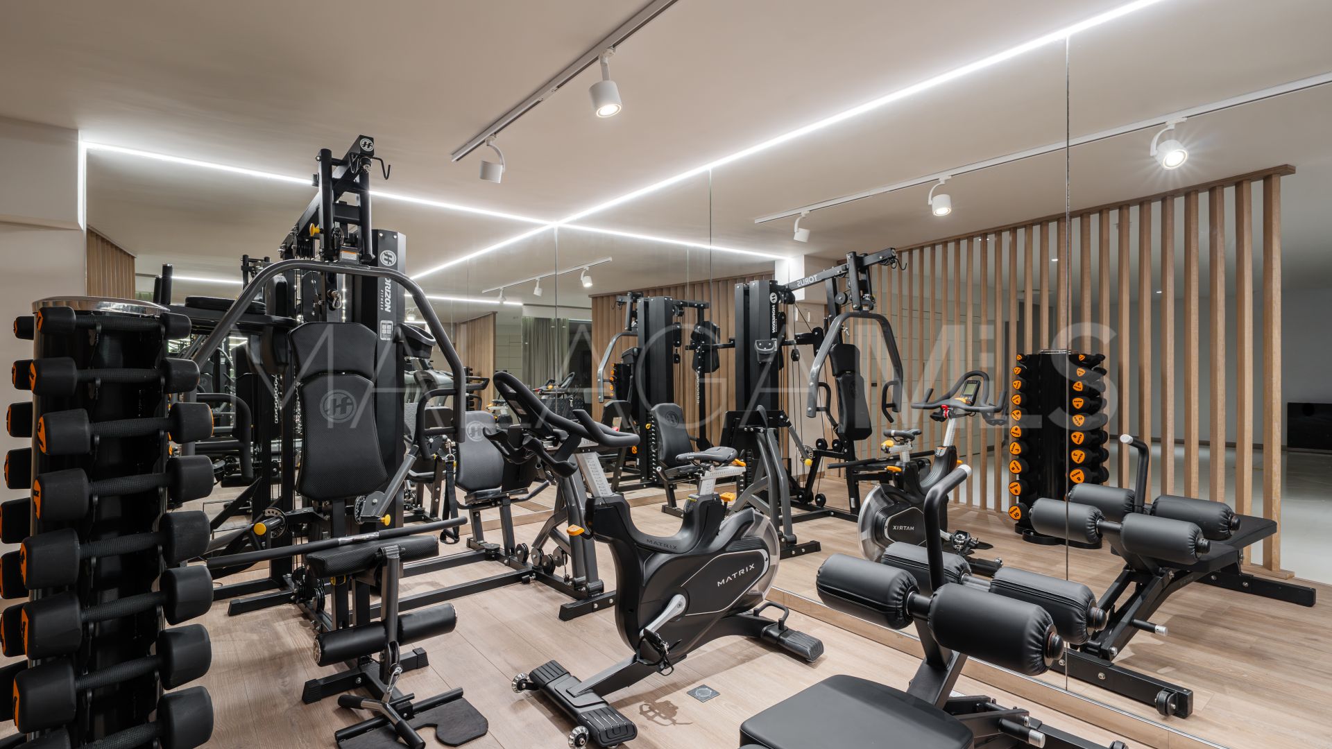 Parvilla for sale in Marbella Golden Mile