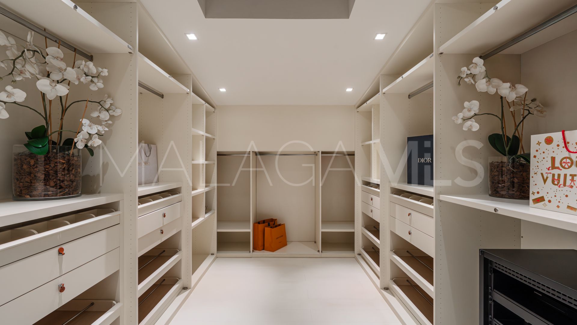 Parvilla for sale in Marbella Golden Mile