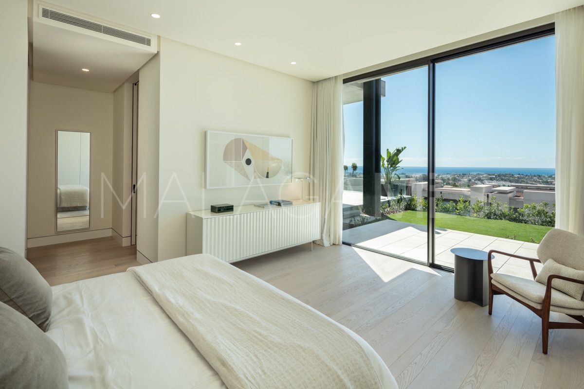 Villa for sale in Benahavis