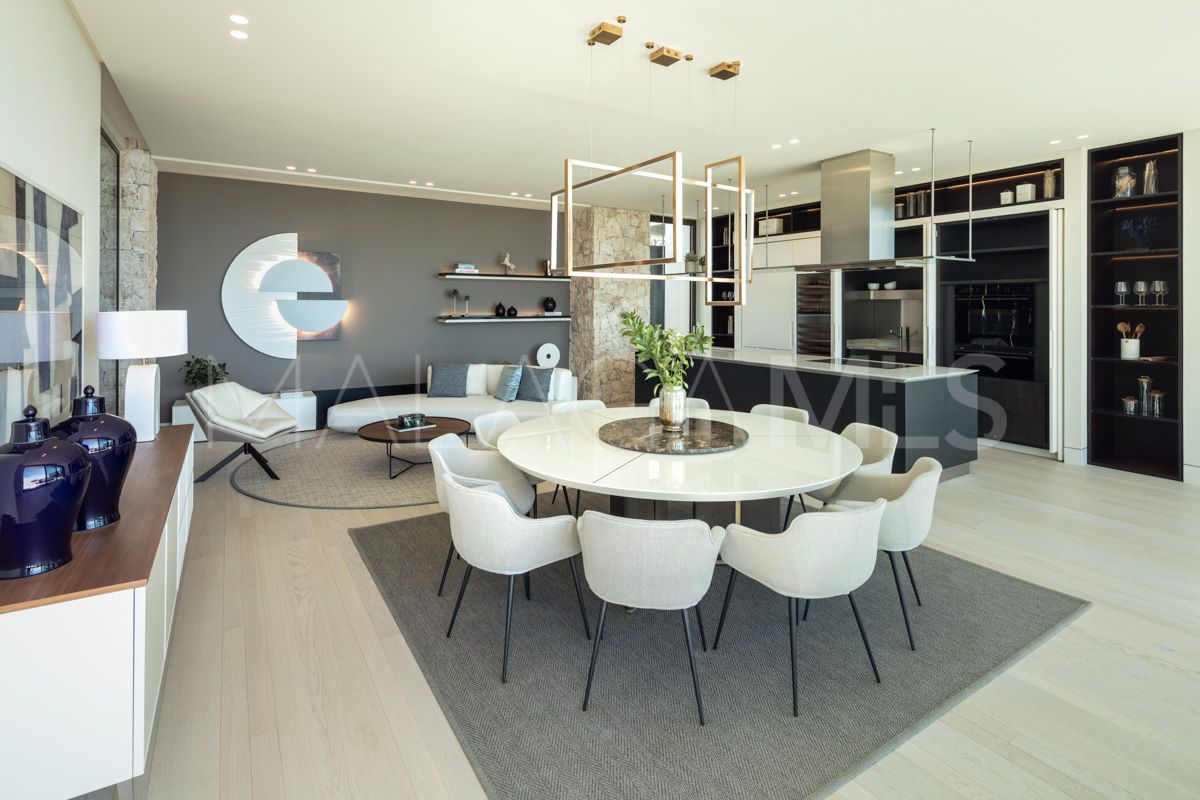 Villa for sale in Benahavis