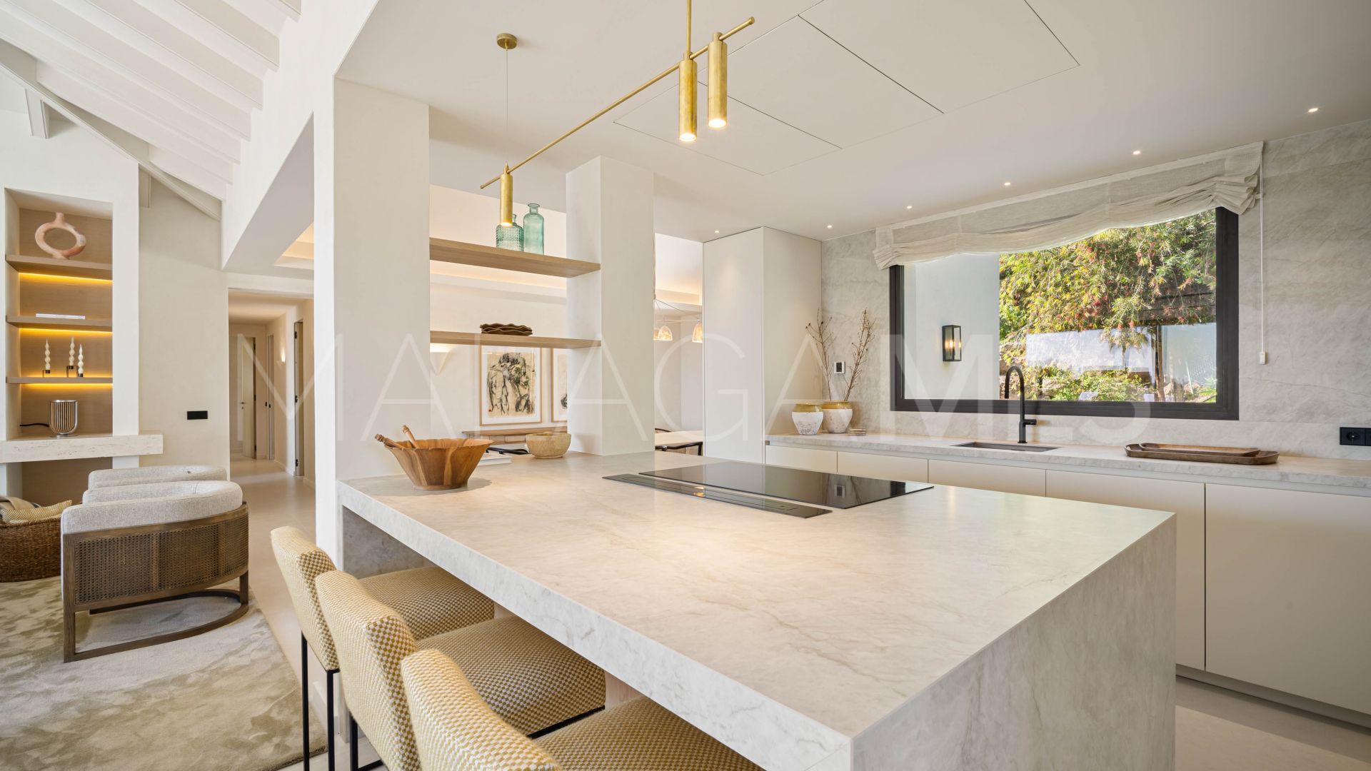 Villa for sale in Nueva Andalucia with 4 bedrooms