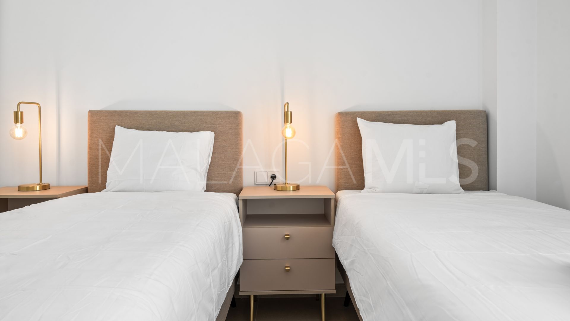 Takvåning for sale in Estepona Öst