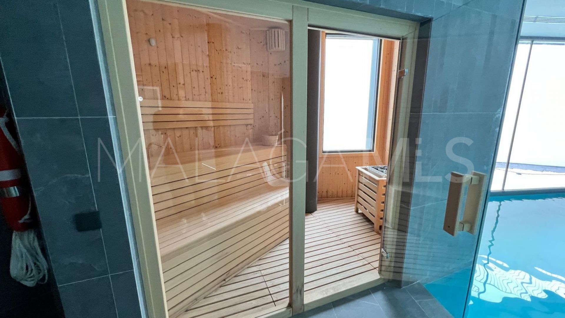 Takvåning for sale in Estepona Öst