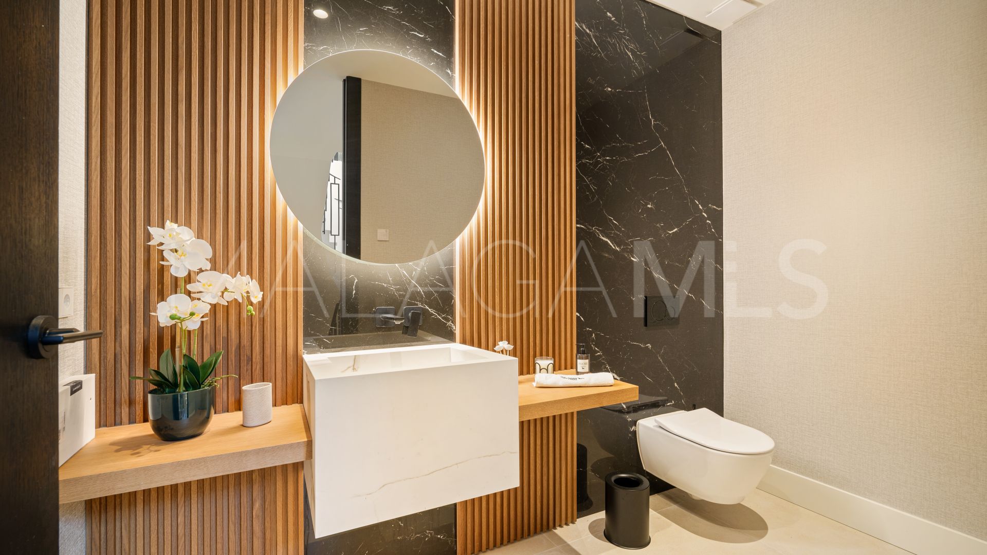 Villa with 6 bedrooms a la venta in Los Naranjos