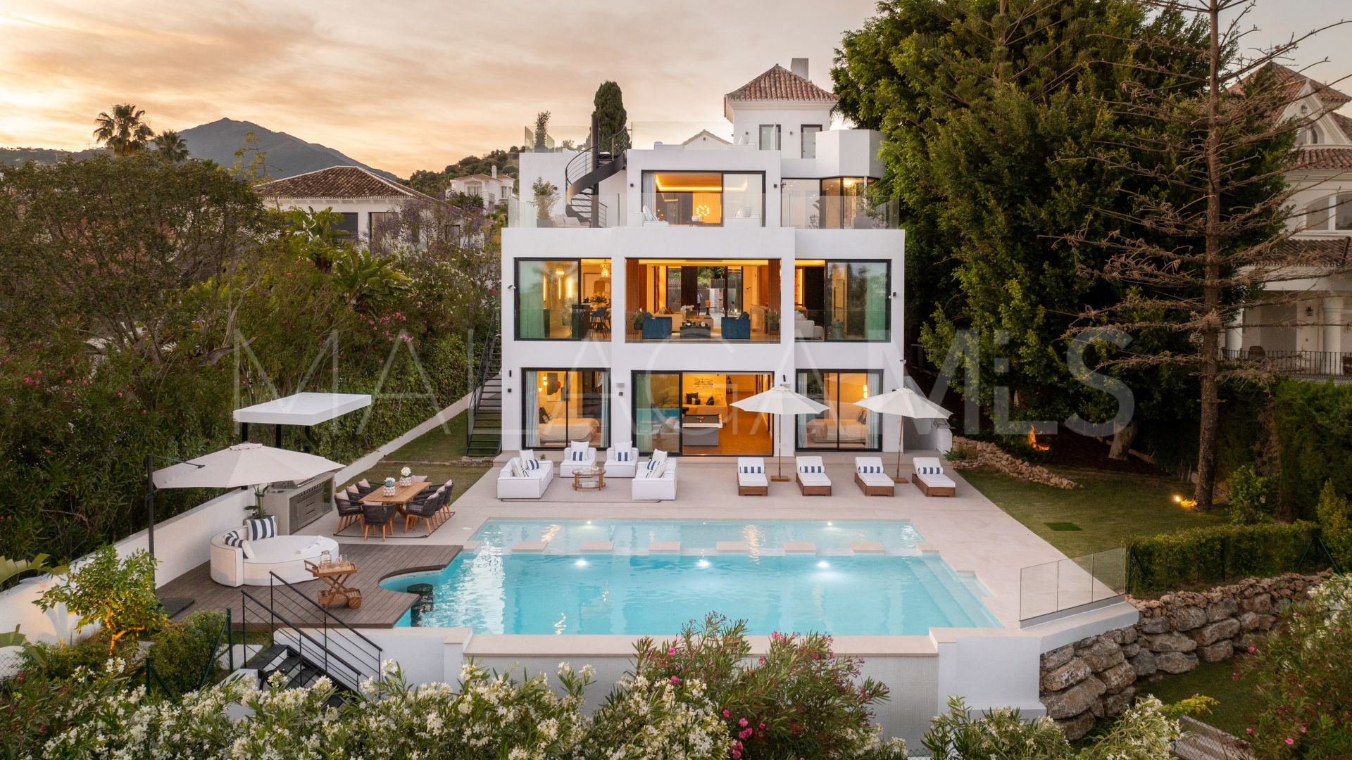 Villa with 6 bedrooms a la venta in Los Naranjos