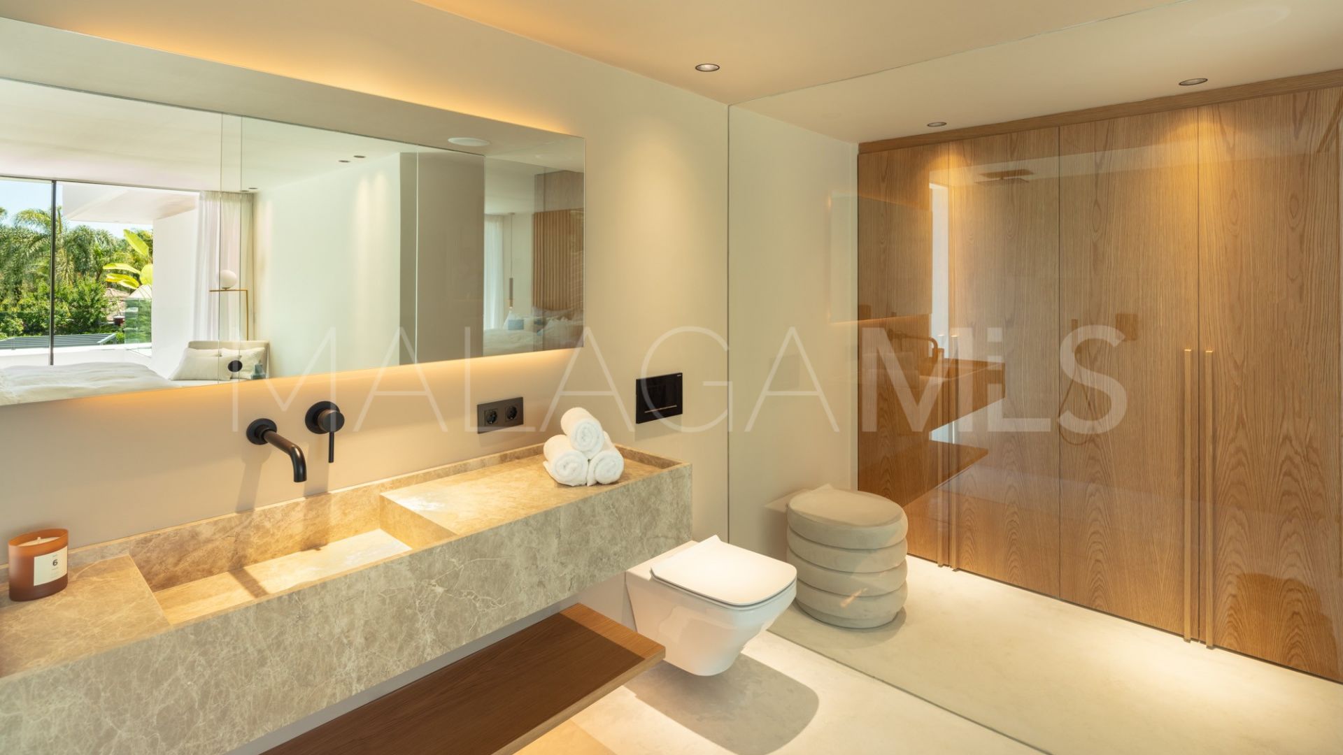 Villa for sale in Nueva Andalucia