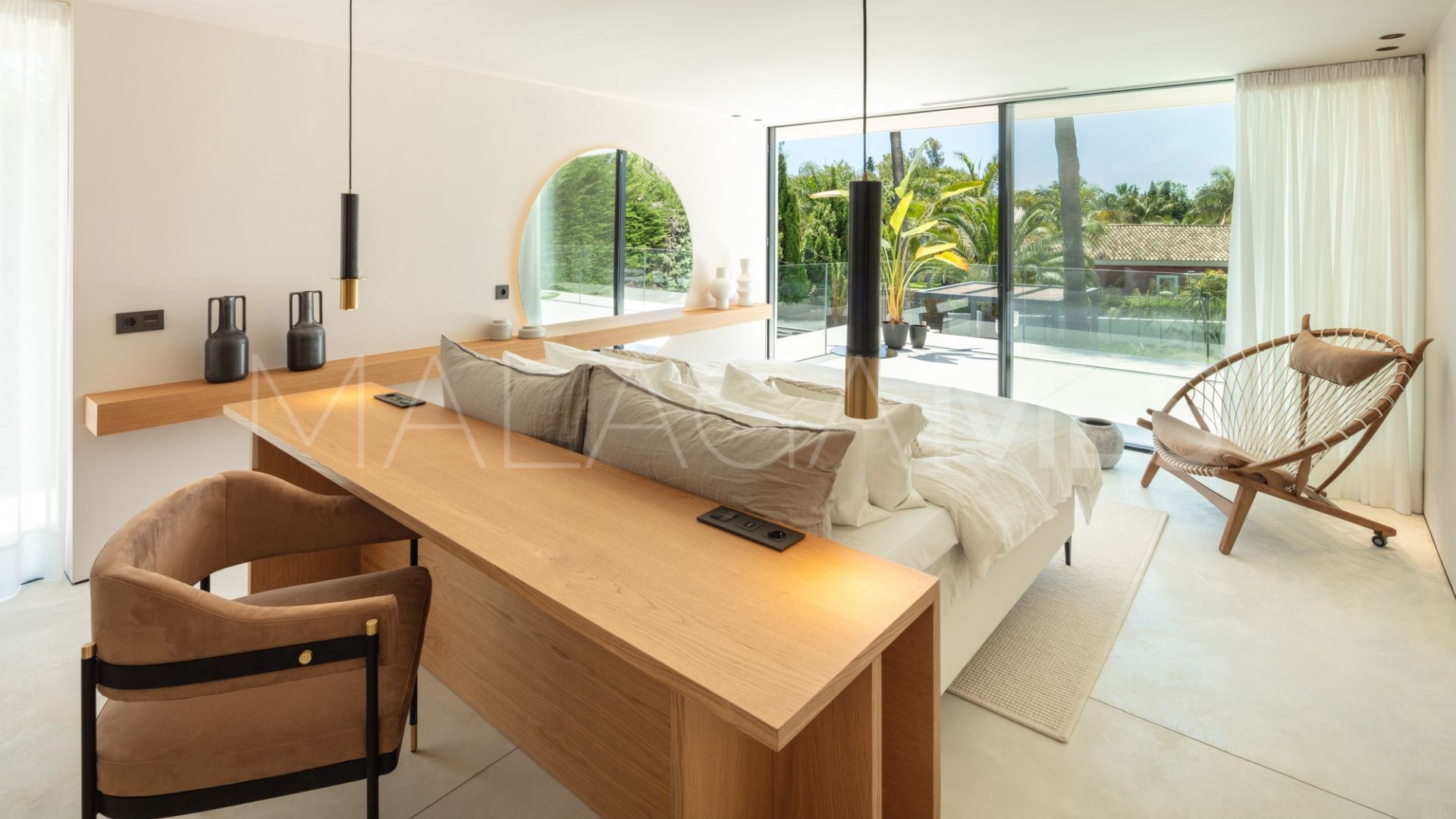 Villa for sale in Nueva Andalucia