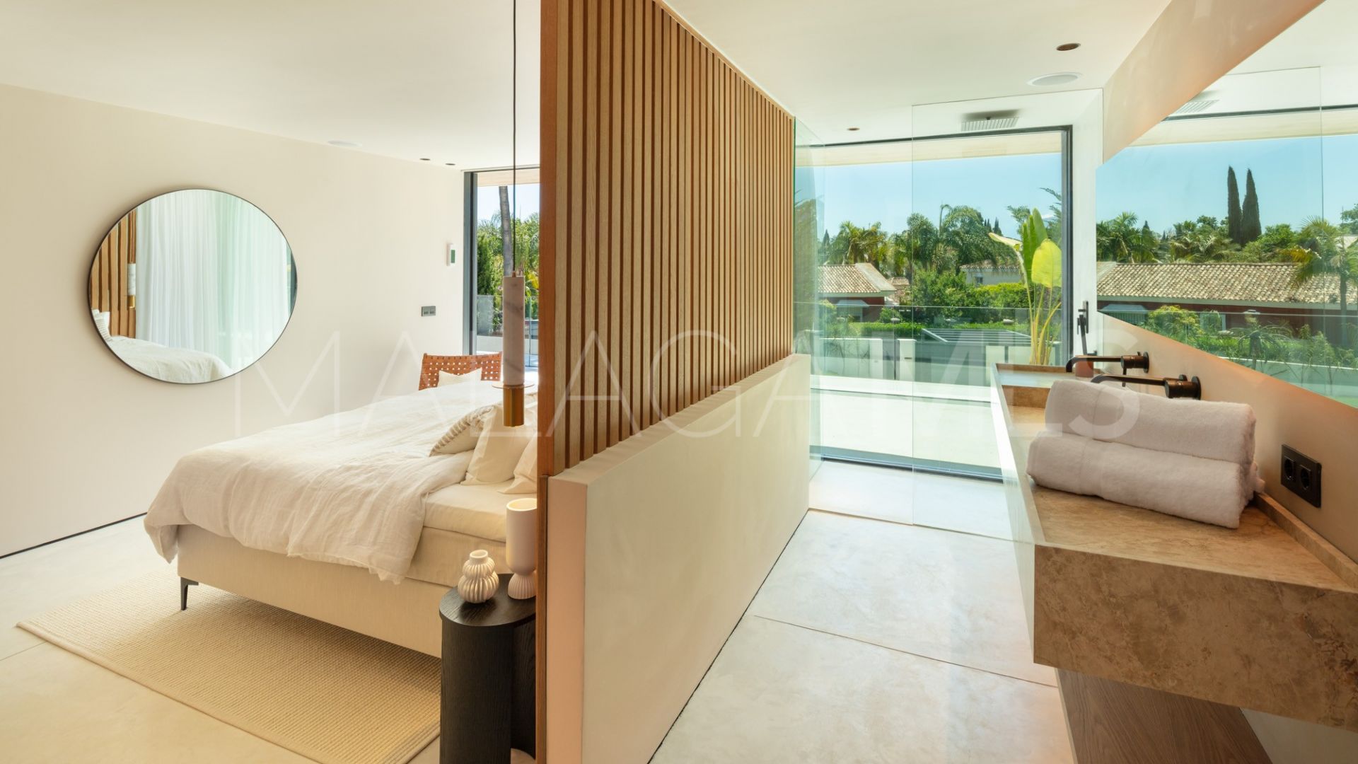 Villa for sale in Nueva Andalucia