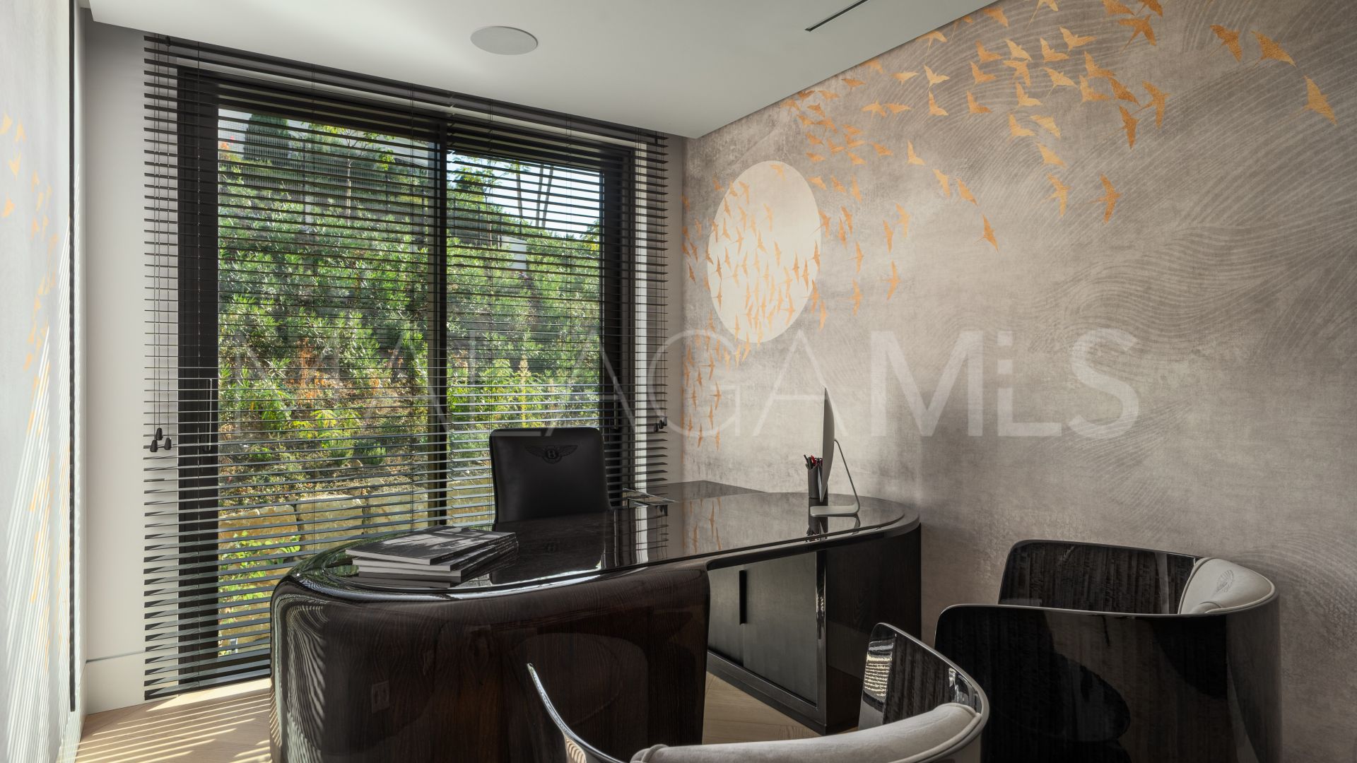 For sale 5 bedrooms villa in Marbella Golden Mile