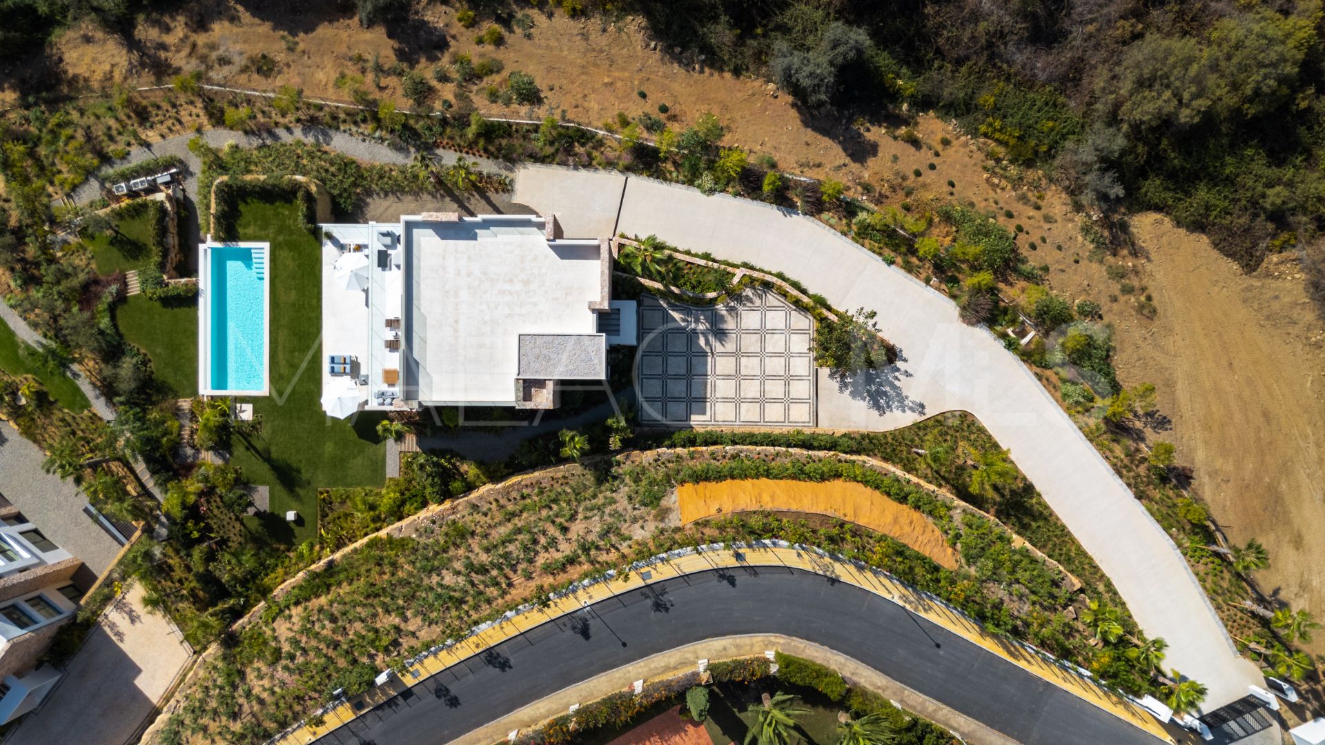 For sale 5 bedrooms villa in Marbella Golden Mile