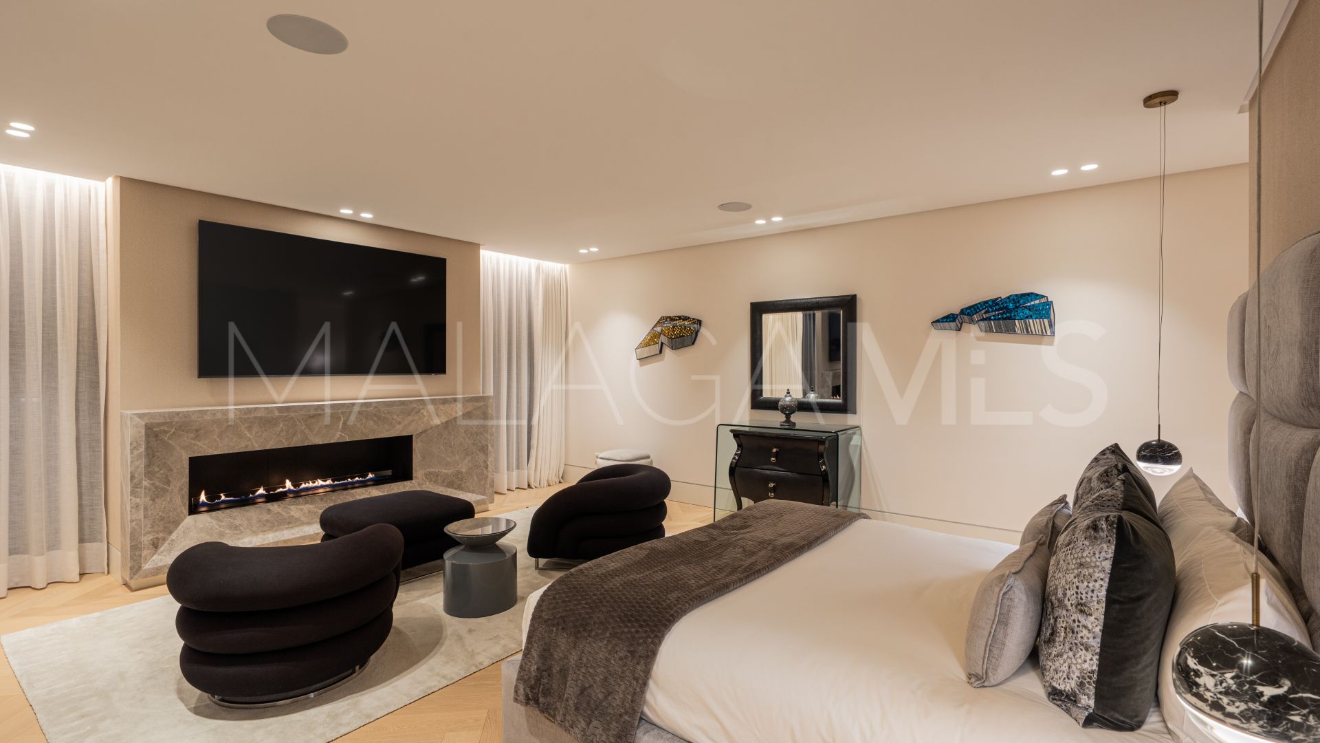 For sale 5 bedrooms villa in Marbella Golden Mile