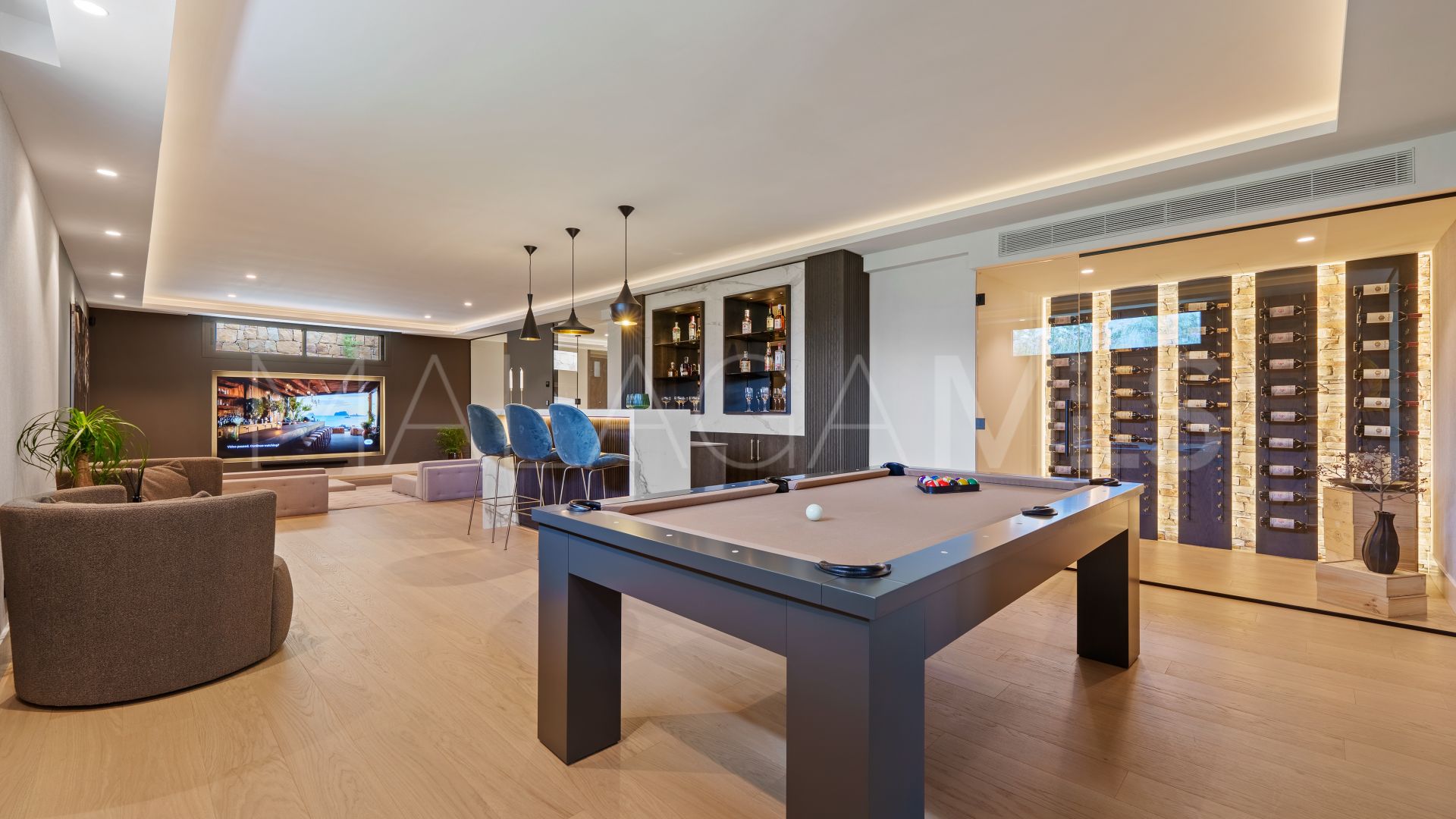 Villa for sale in Nueva Andalucia