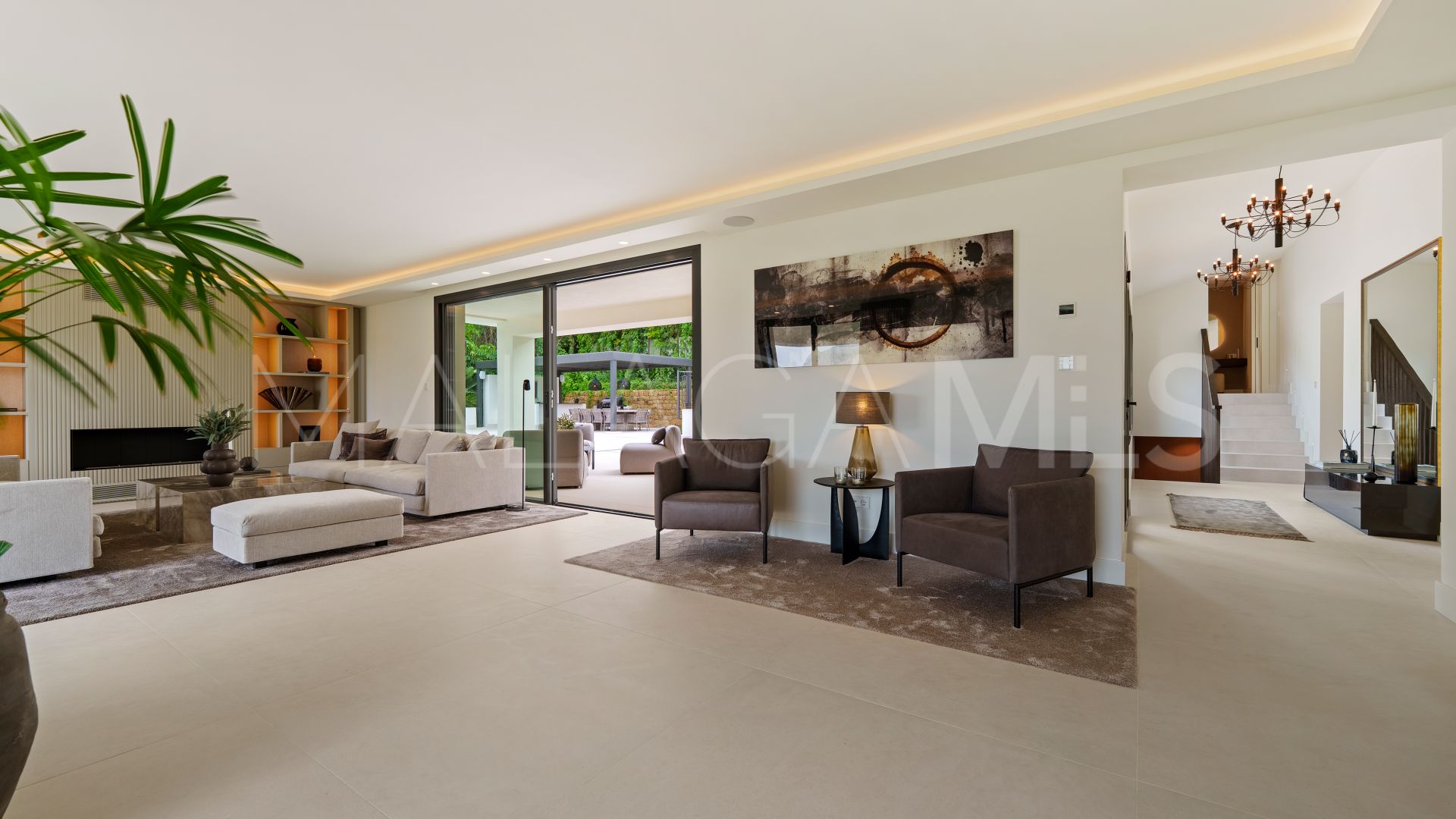 Villa for sale in Nueva Andalucia