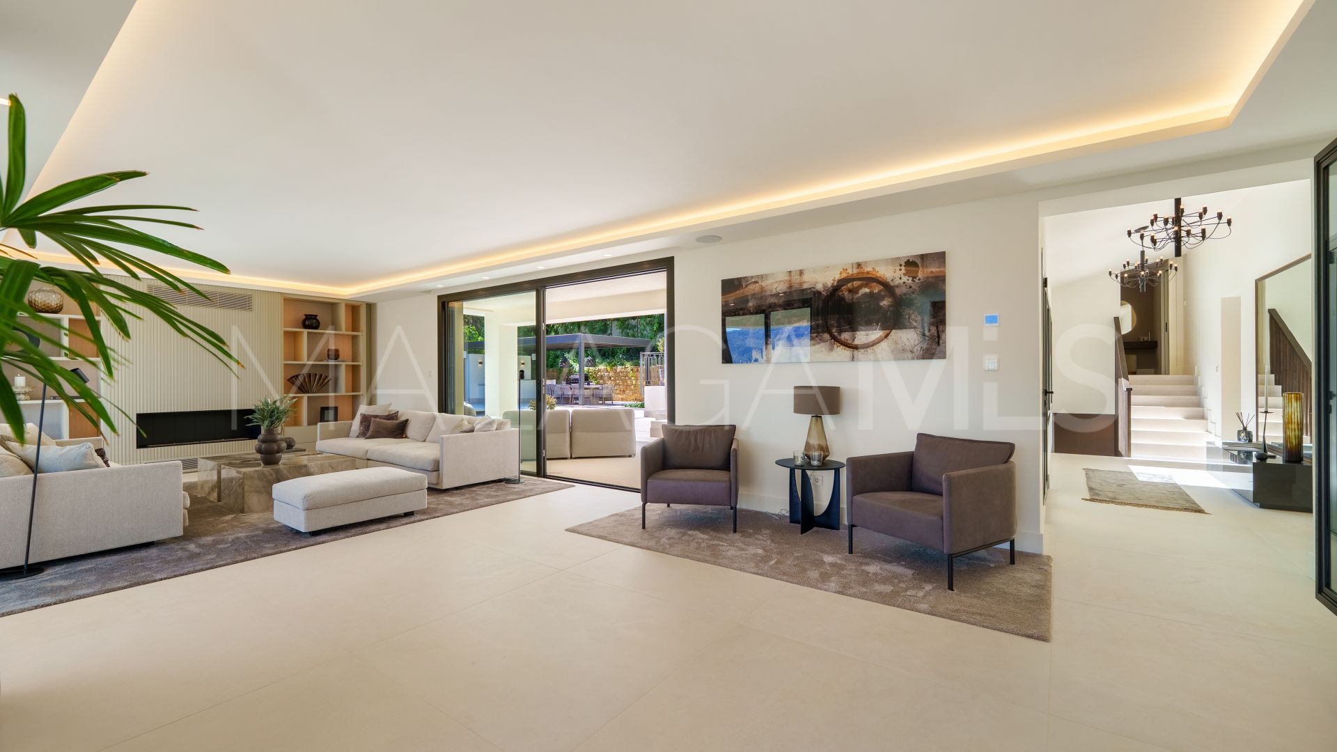 Villa for sale in Nueva Andalucia