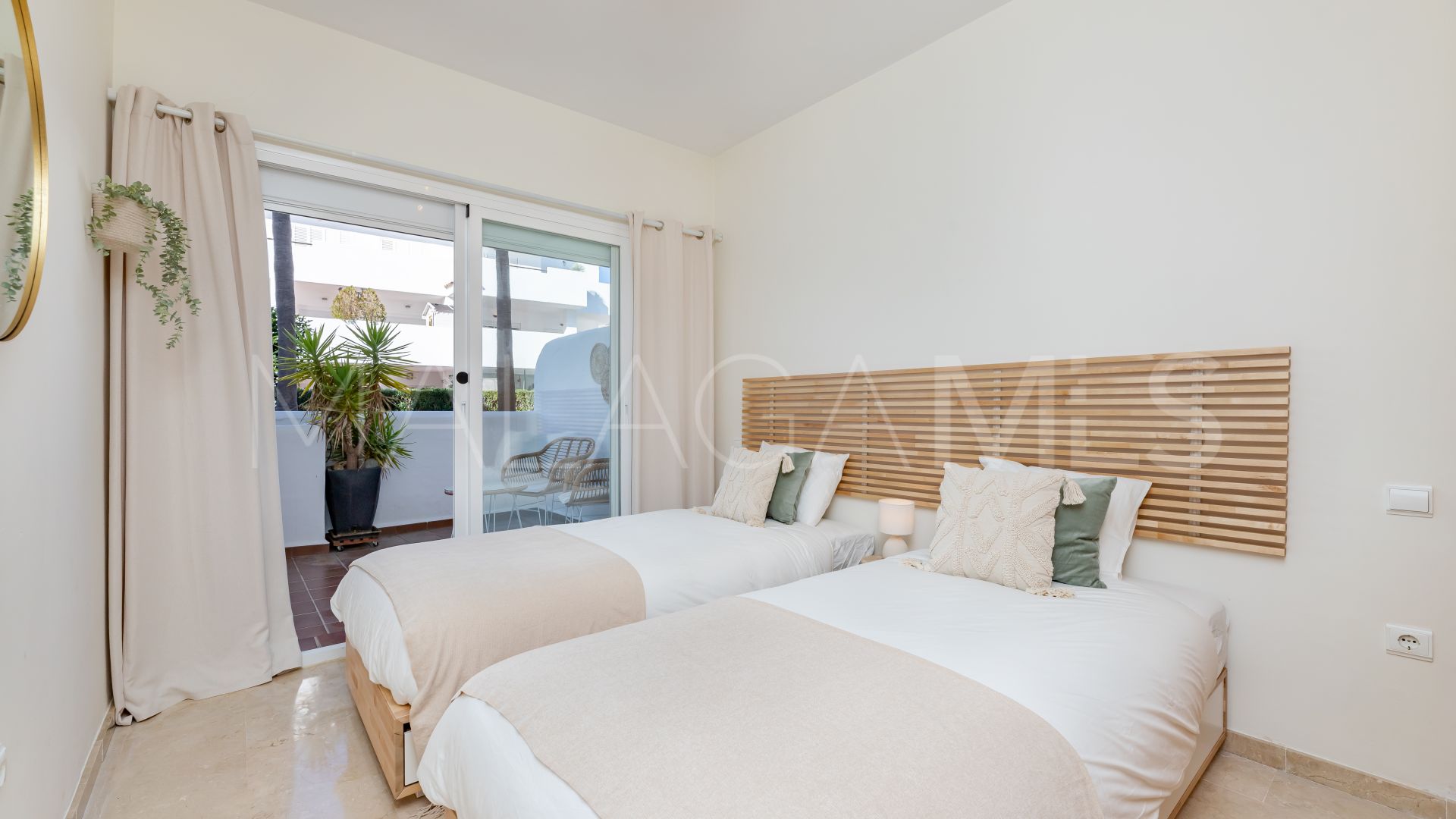 Appartement rez de chaussée for sale in Estepona