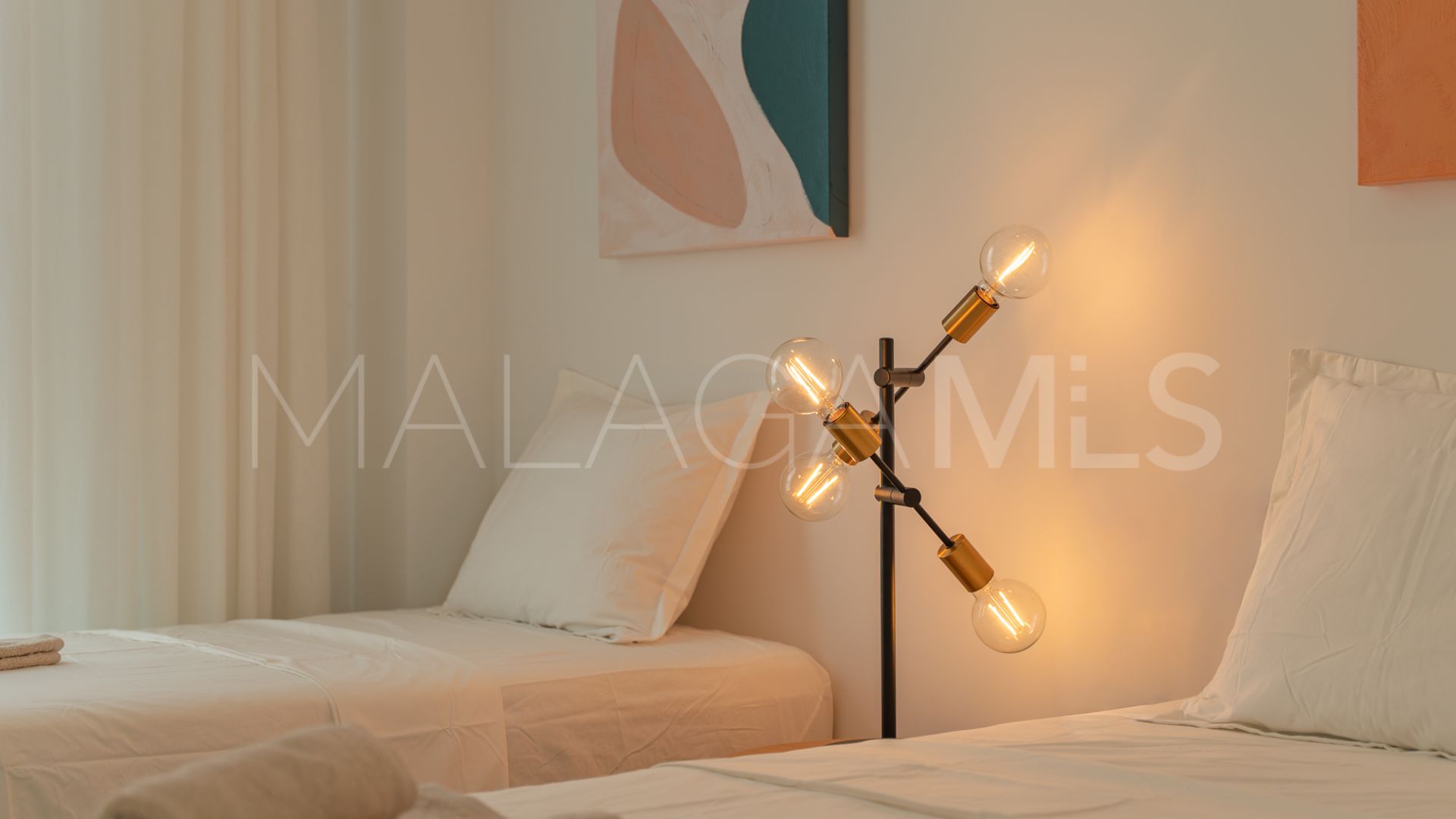 For sale duplex penthouse in Estepona with 3 bedrooms