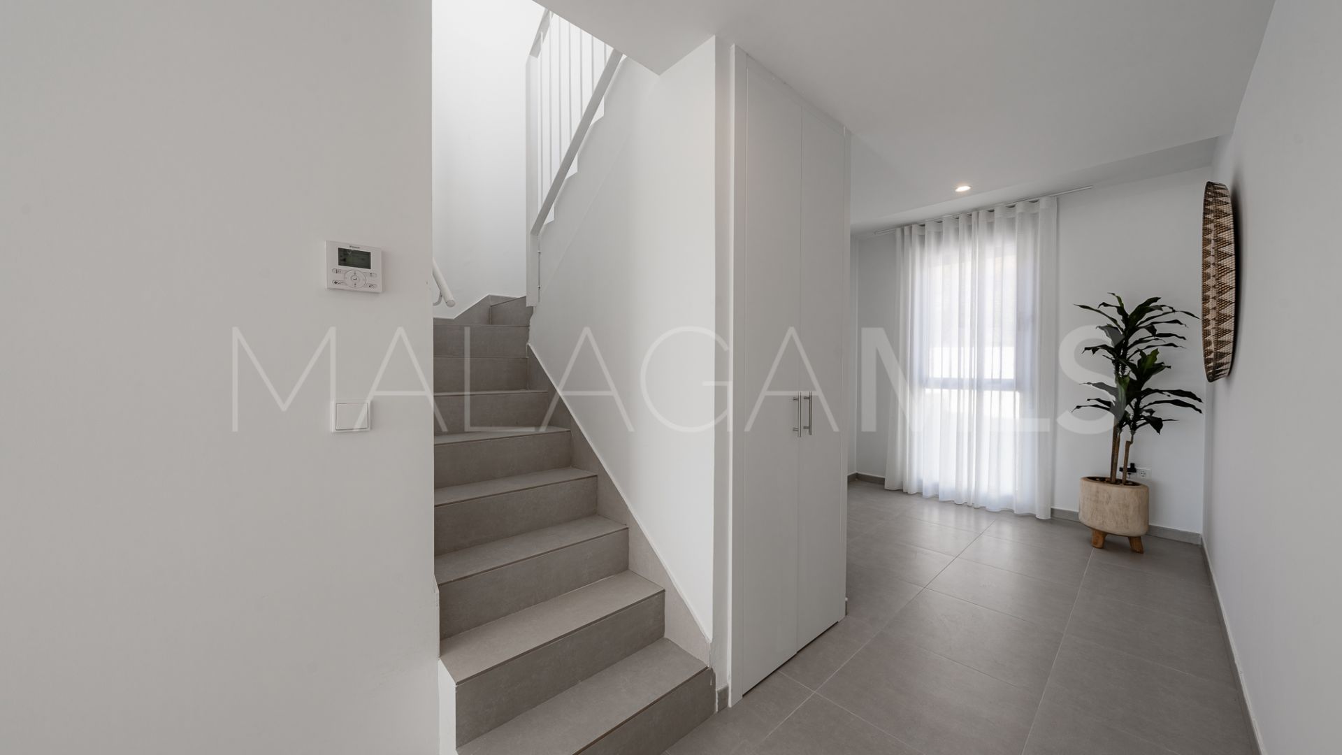 For sale duplex penthouse in Estepona with 3 bedrooms