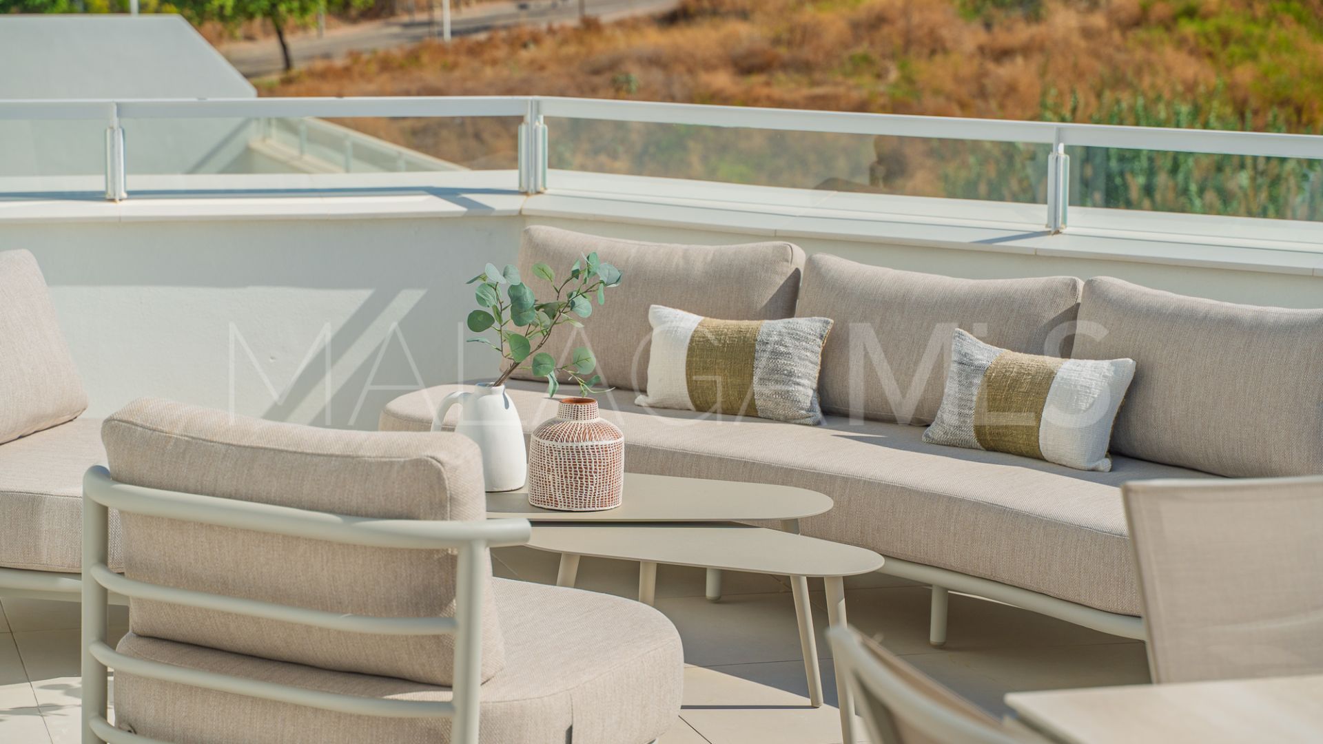 For sale duplex penthouse in Estepona with 3 bedrooms