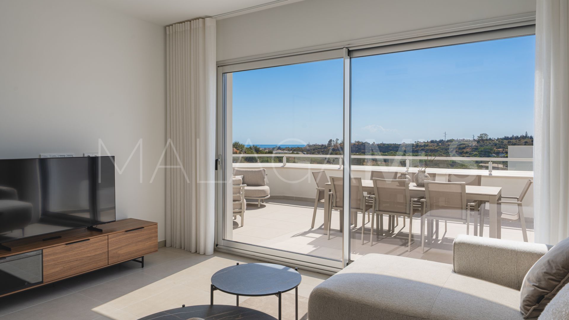 For sale duplex penthouse in Estepona with 3 bedrooms