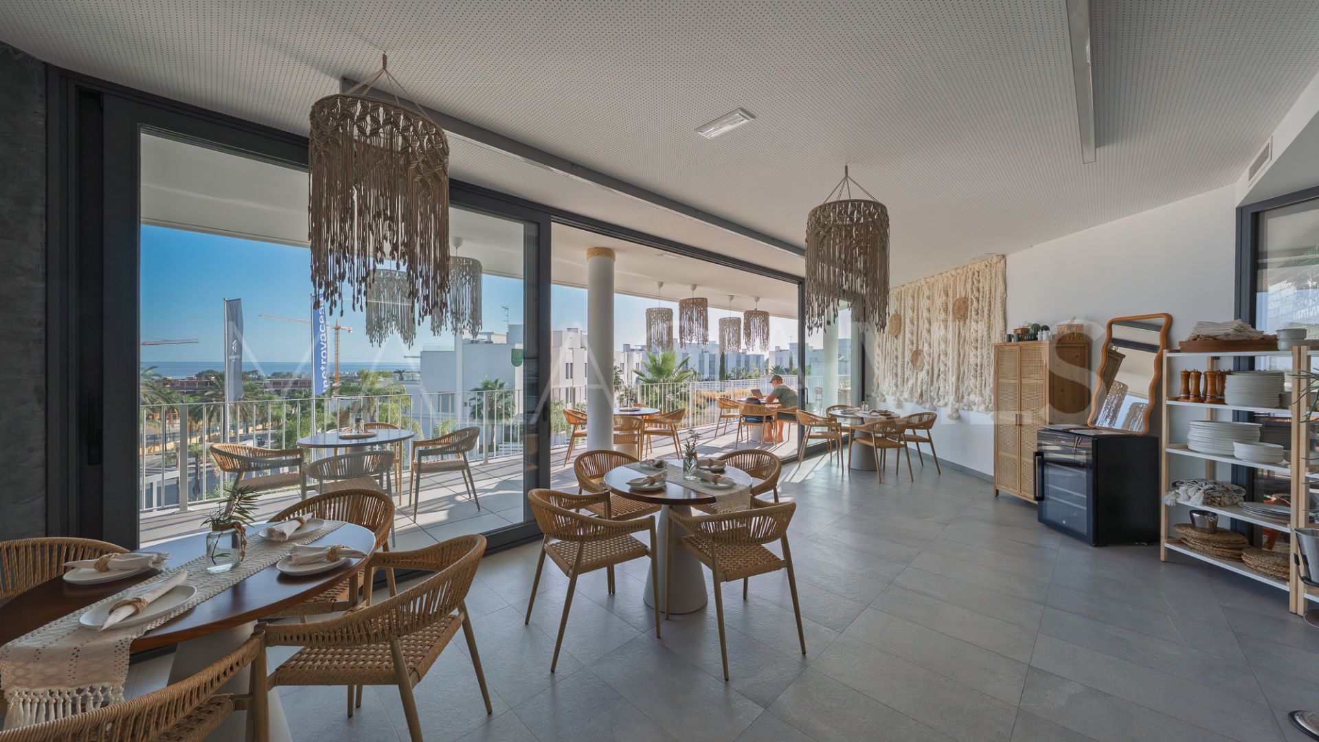 For sale duplex penthouse in Estepona with 3 bedrooms