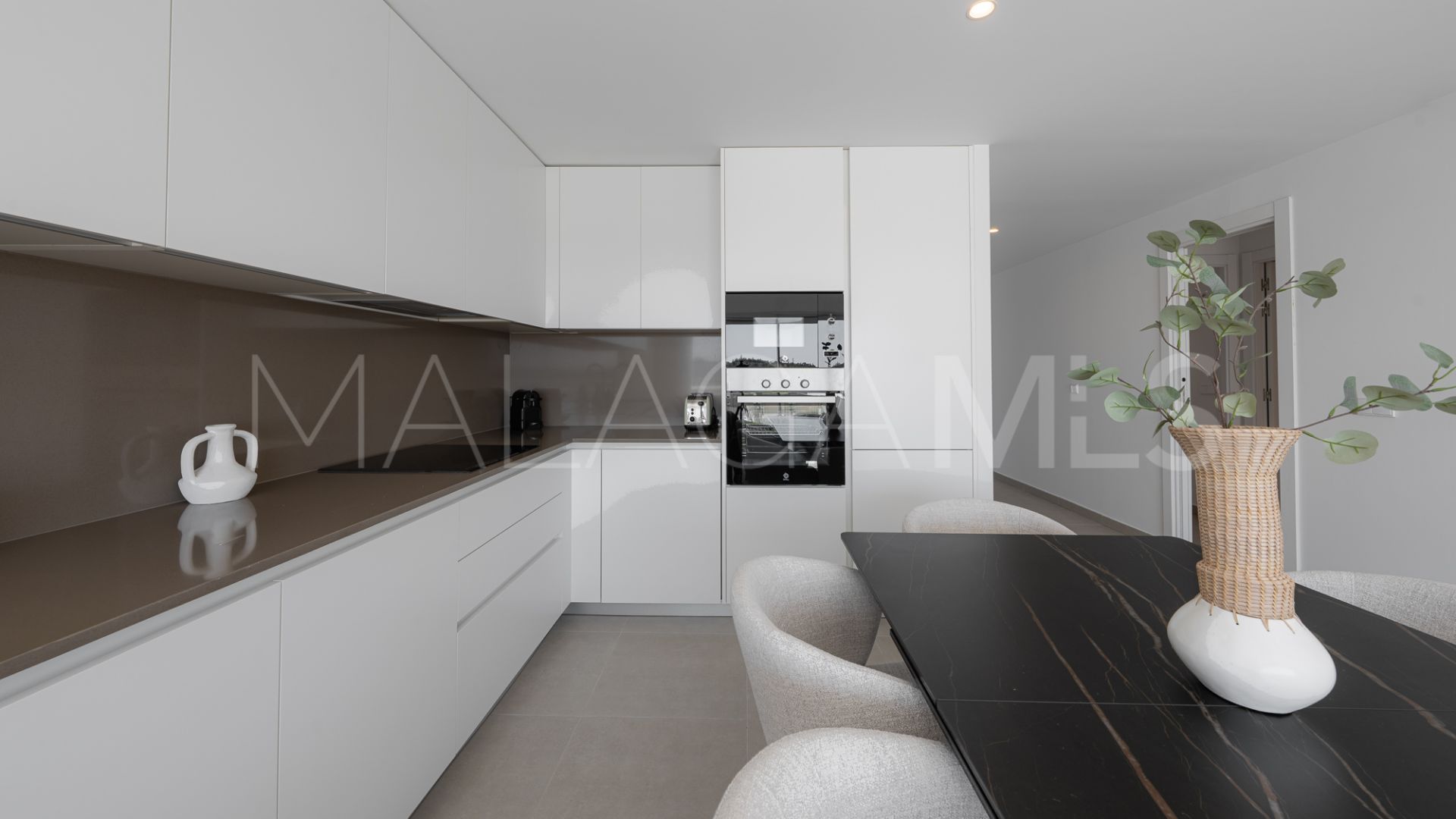For sale duplex penthouse in Estepona with 3 bedrooms
