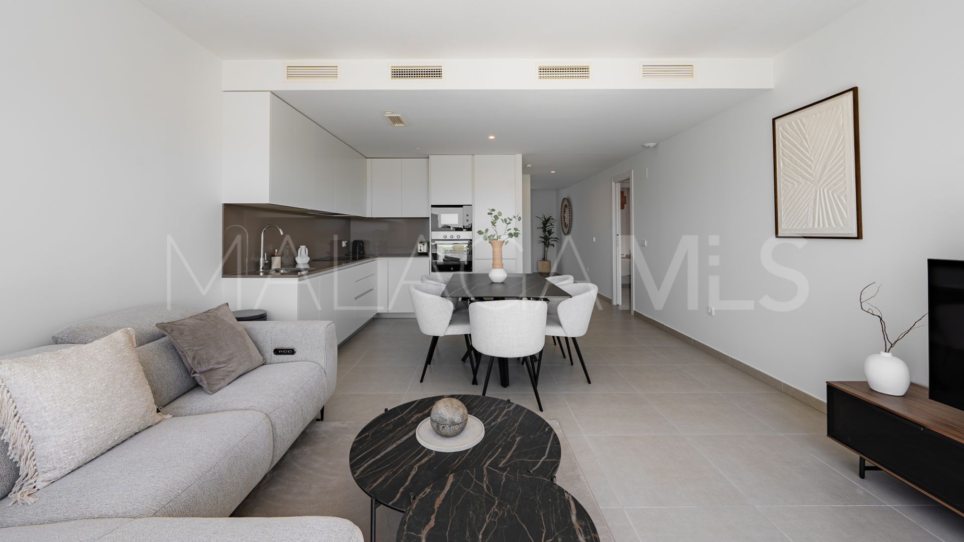 For sale duplex penthouse in Estepona with 3 bedrooms